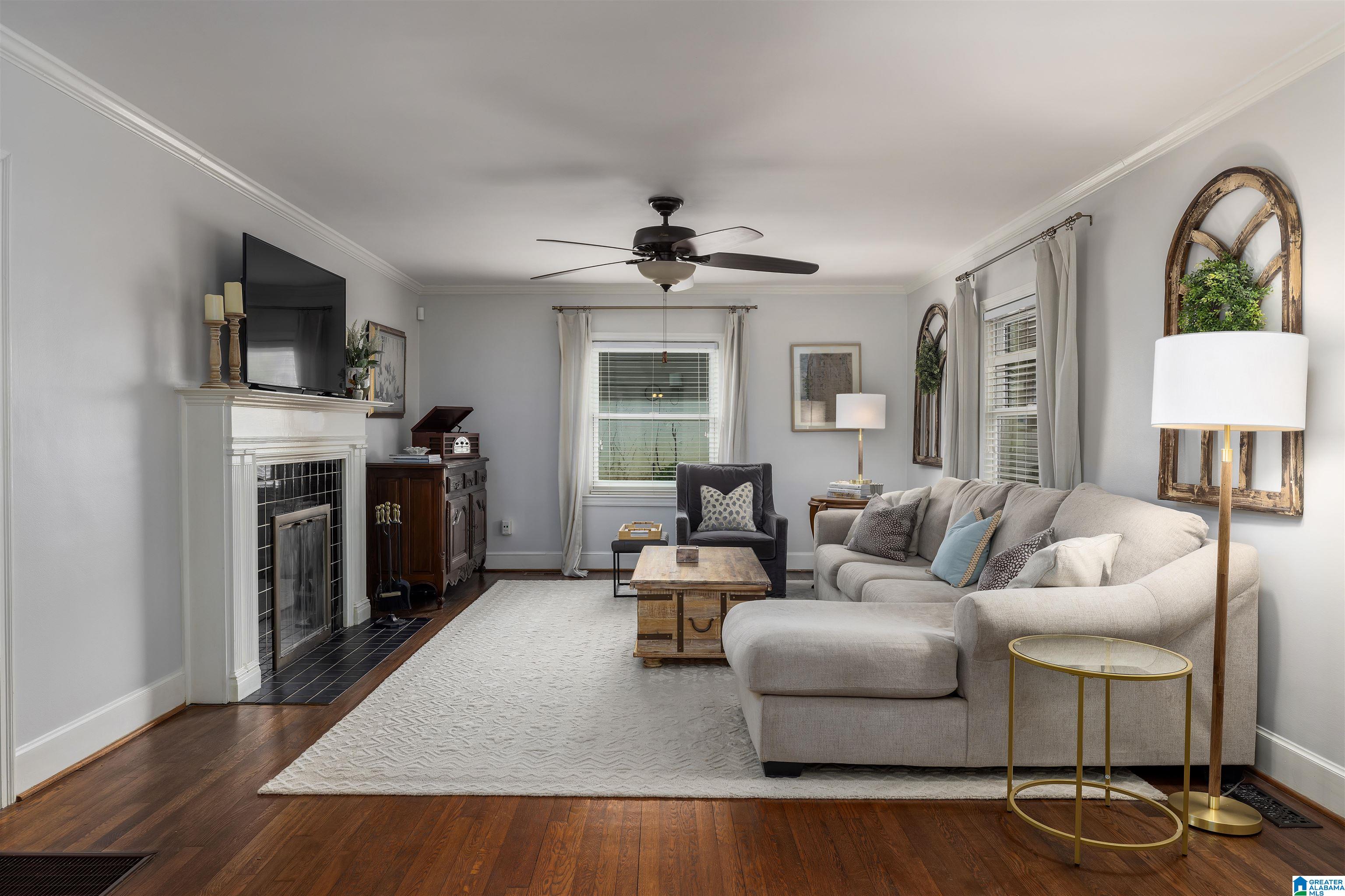 813 COLUMBIANA ROAD