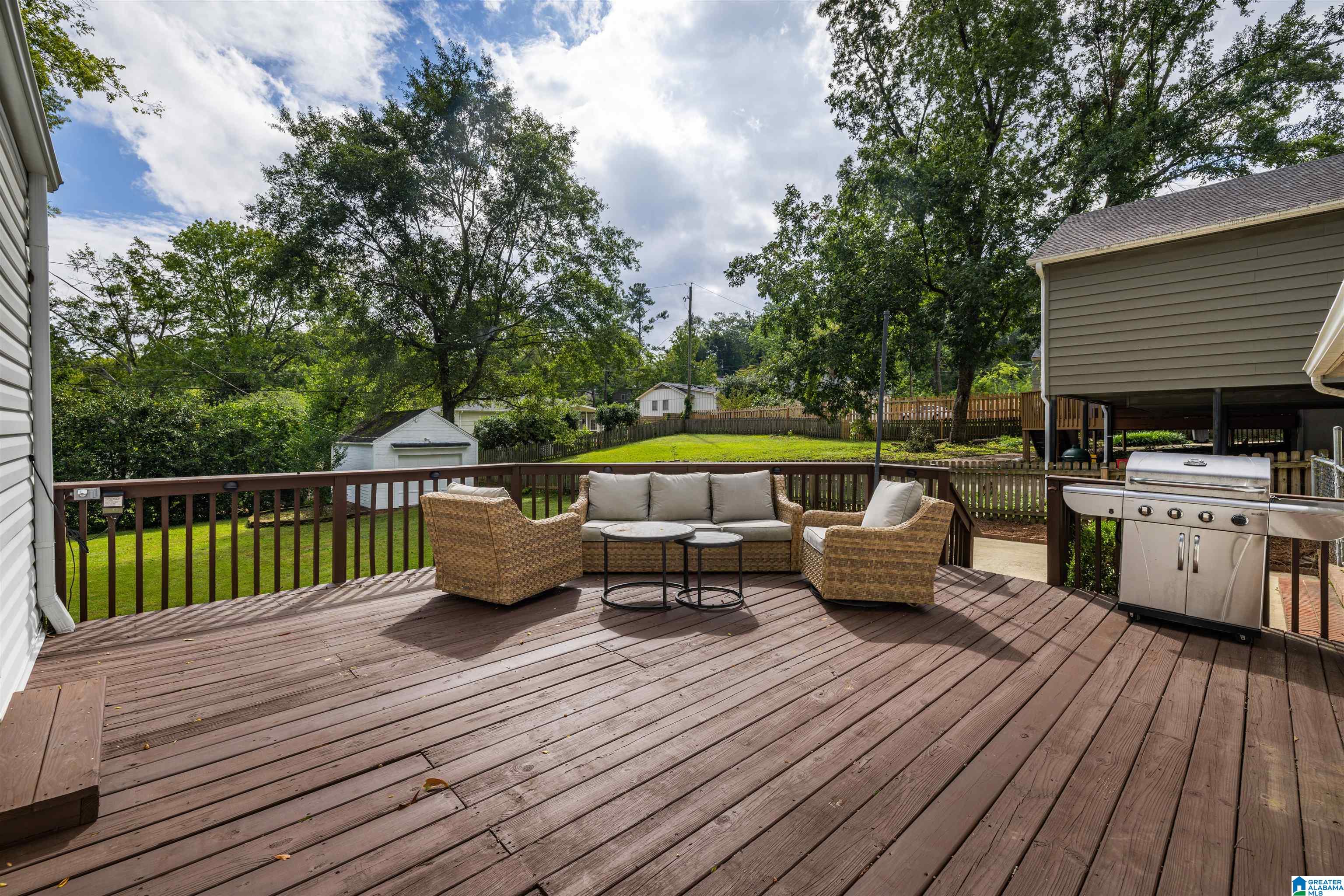 813 COLUMBIANA ROAD