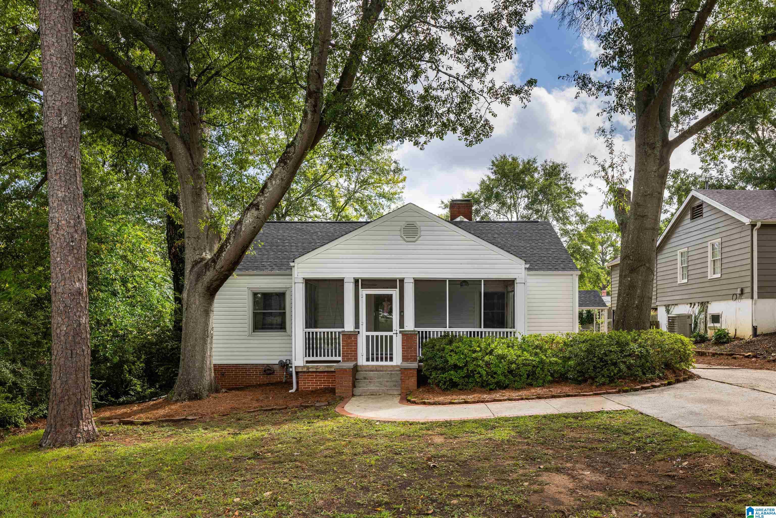 813 COLUMBIANA ROAD