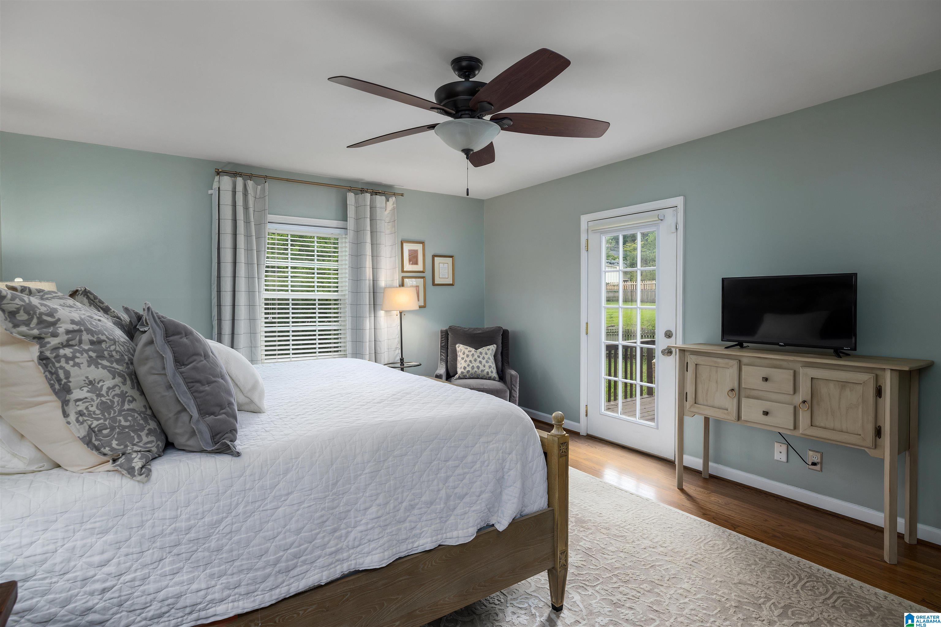 813 COLUMBIANA ROAD