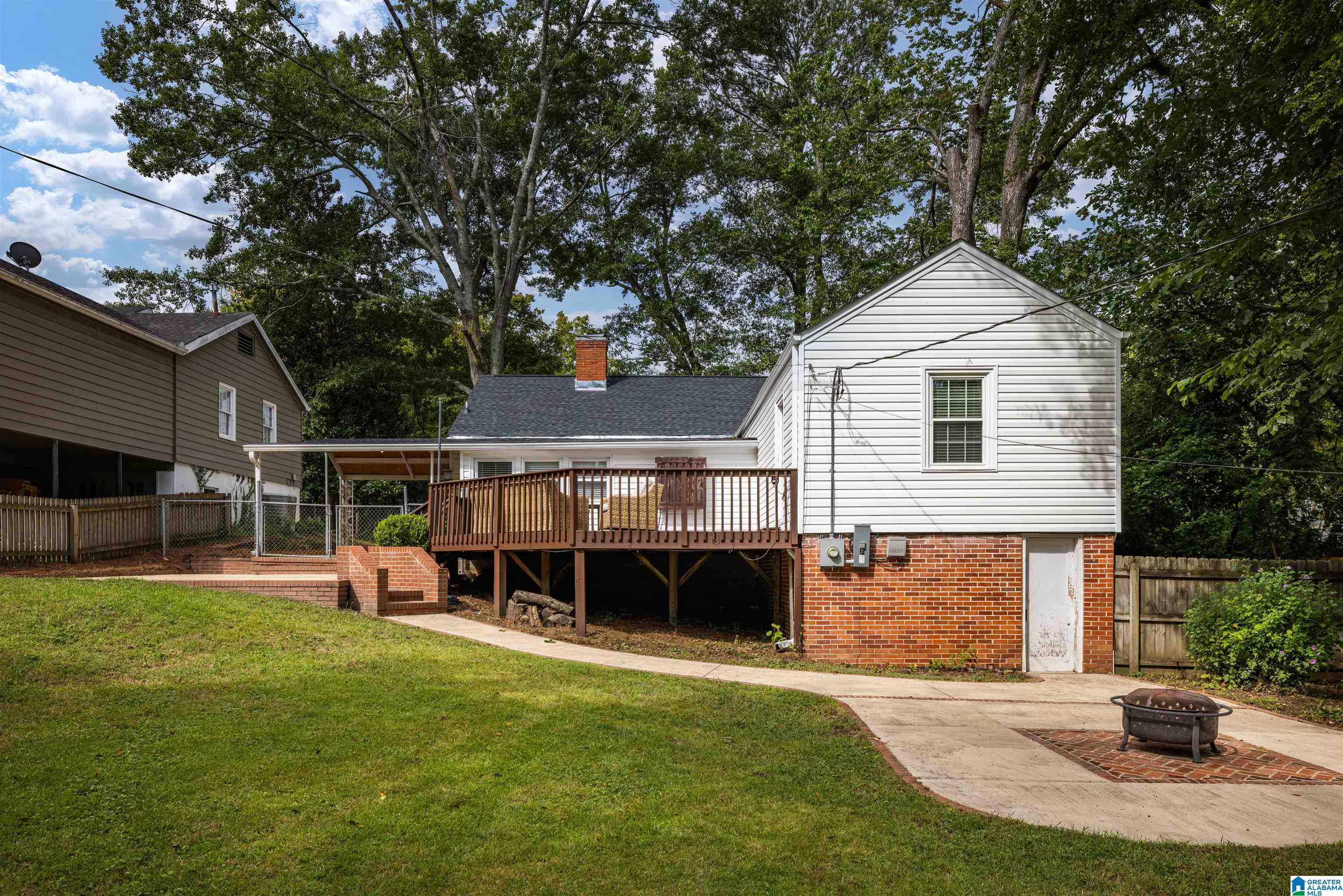 813 COLUMBIANA ROAD