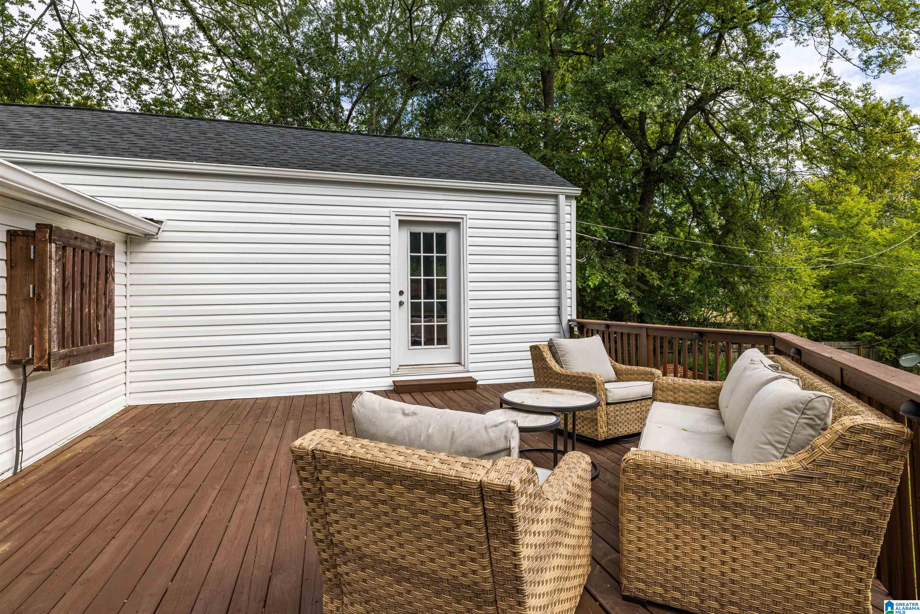 813 COLUMBIANA ROAD