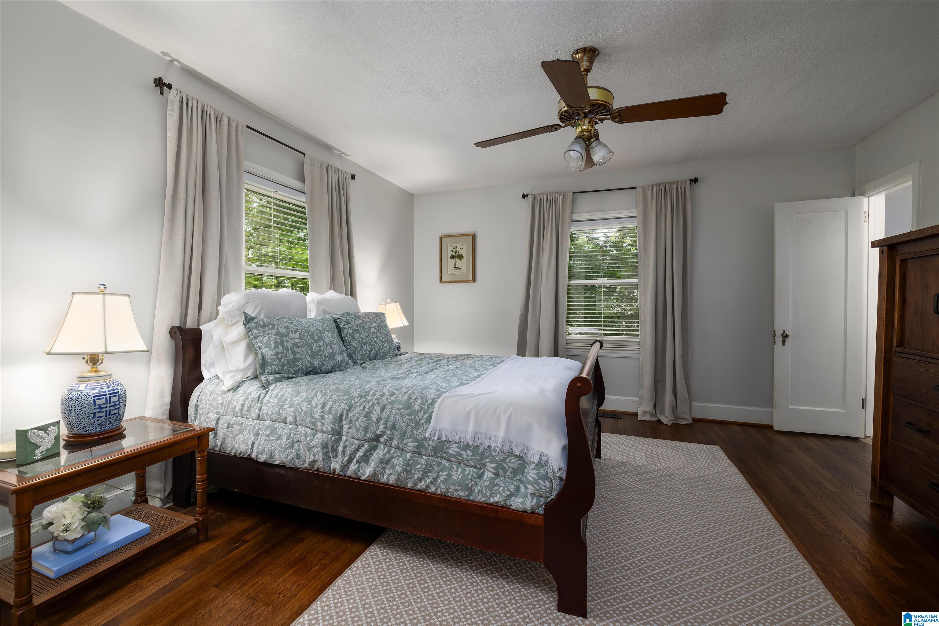 813 COLUMBIANA ROAD