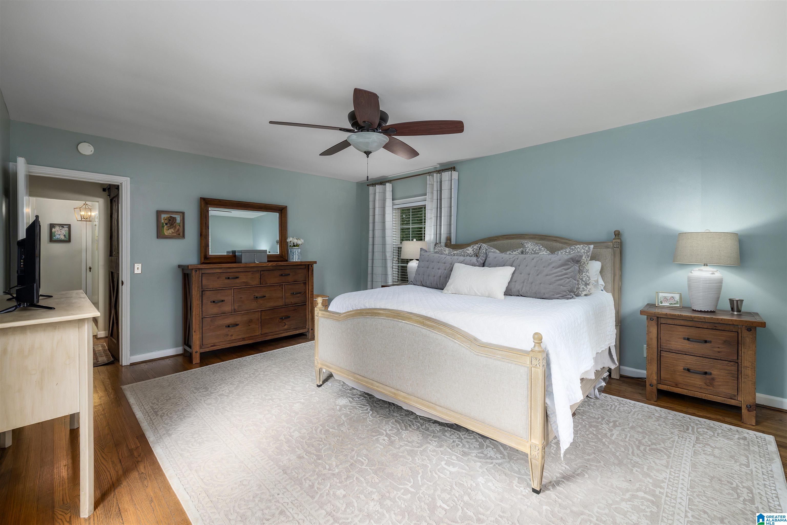 813 COLUMBIANA ROAD