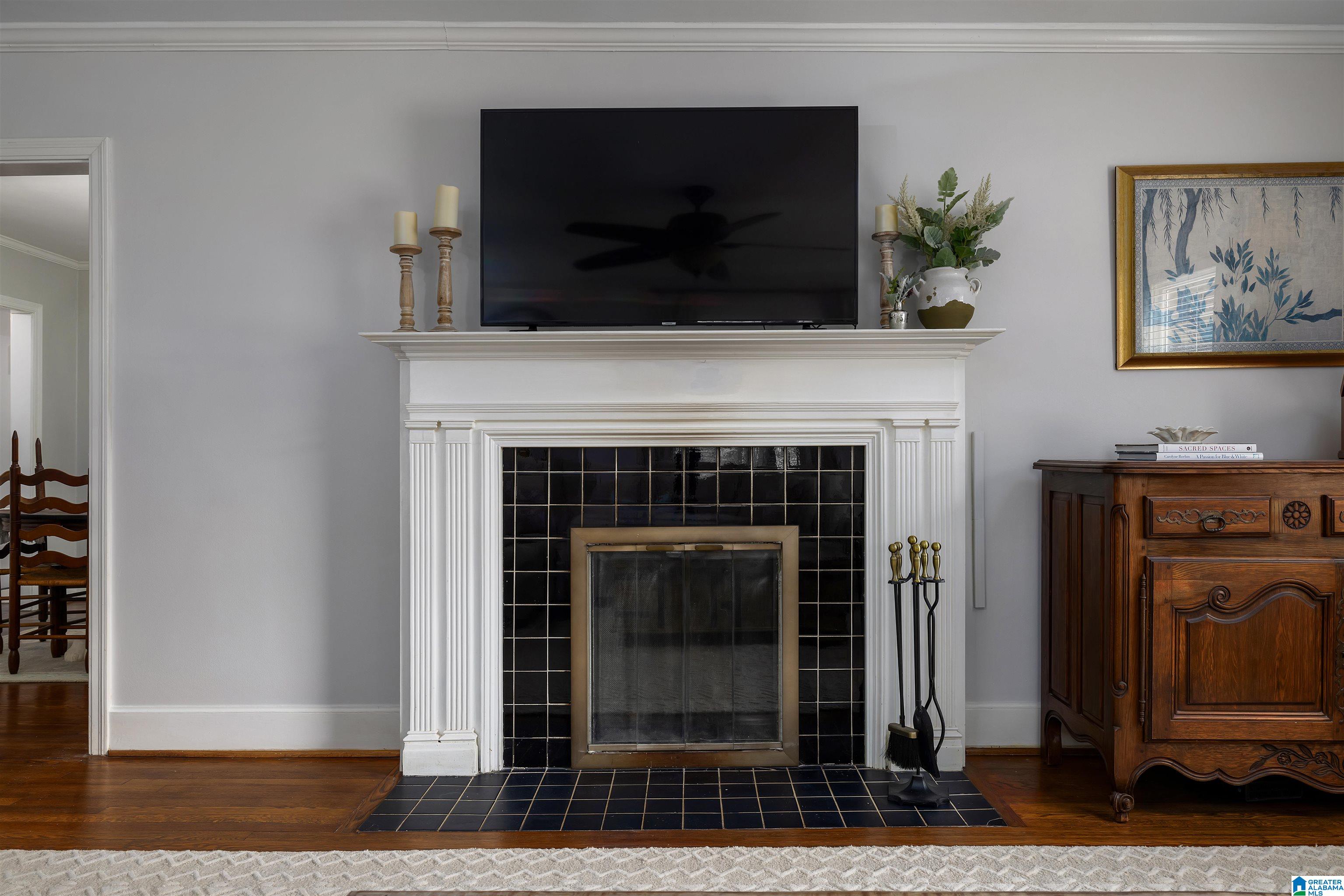 813 COLUMBIANA ROAD