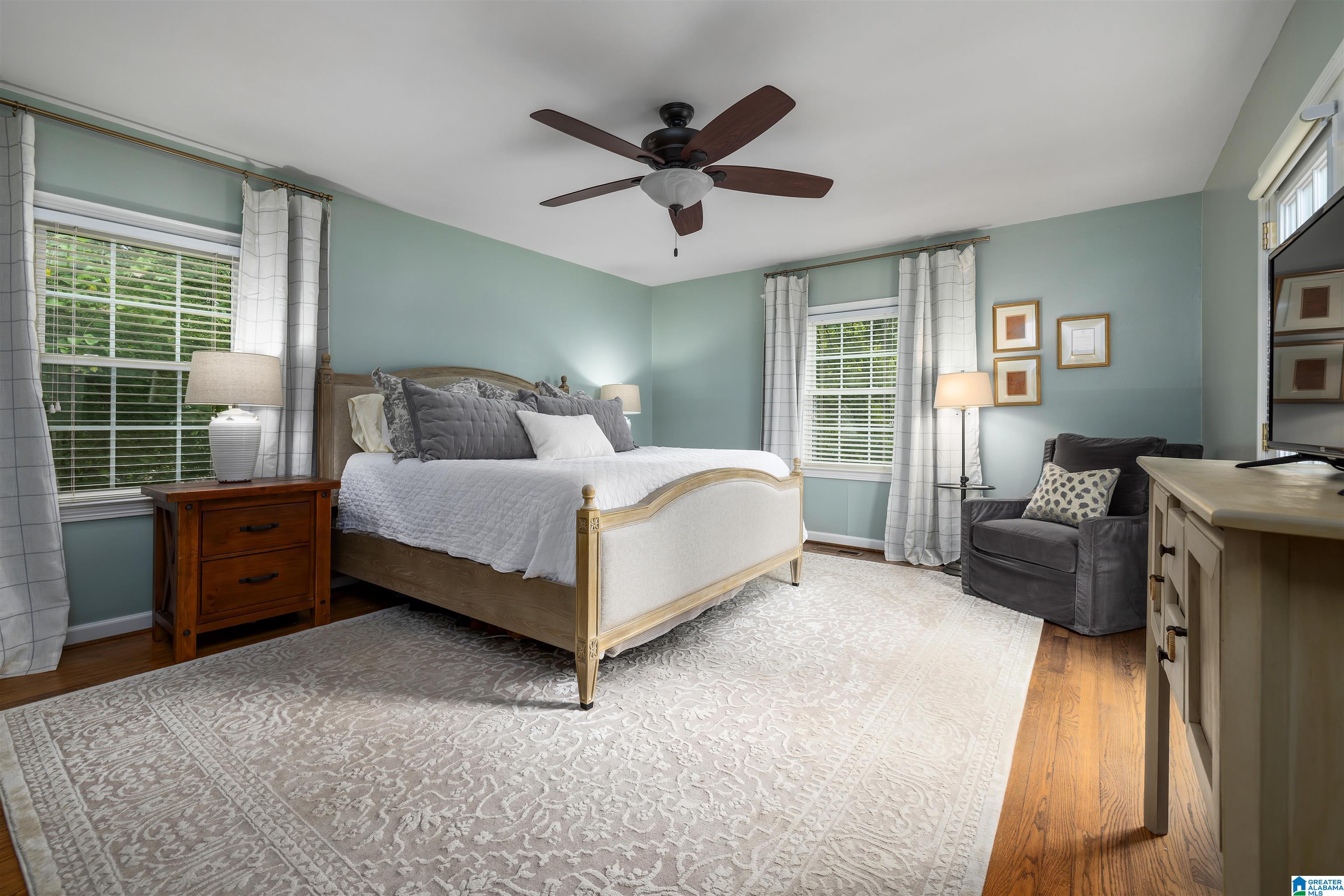 813 COLUMBIANA ROAD