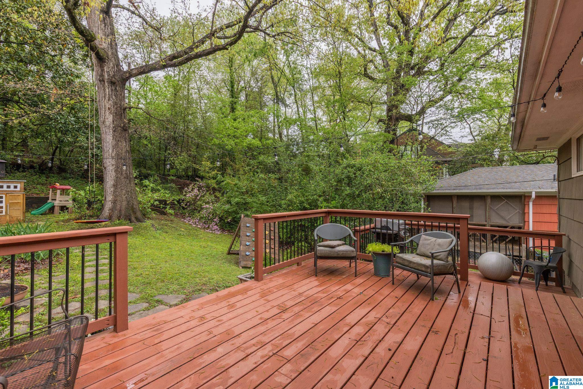 1082 COLUMBIANA ROAD