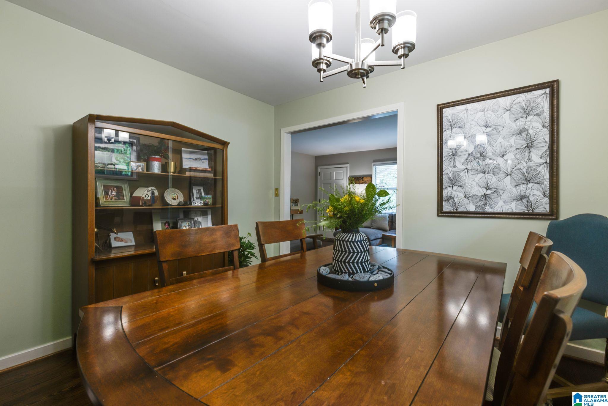 1082 COLUMBIANA ROAD