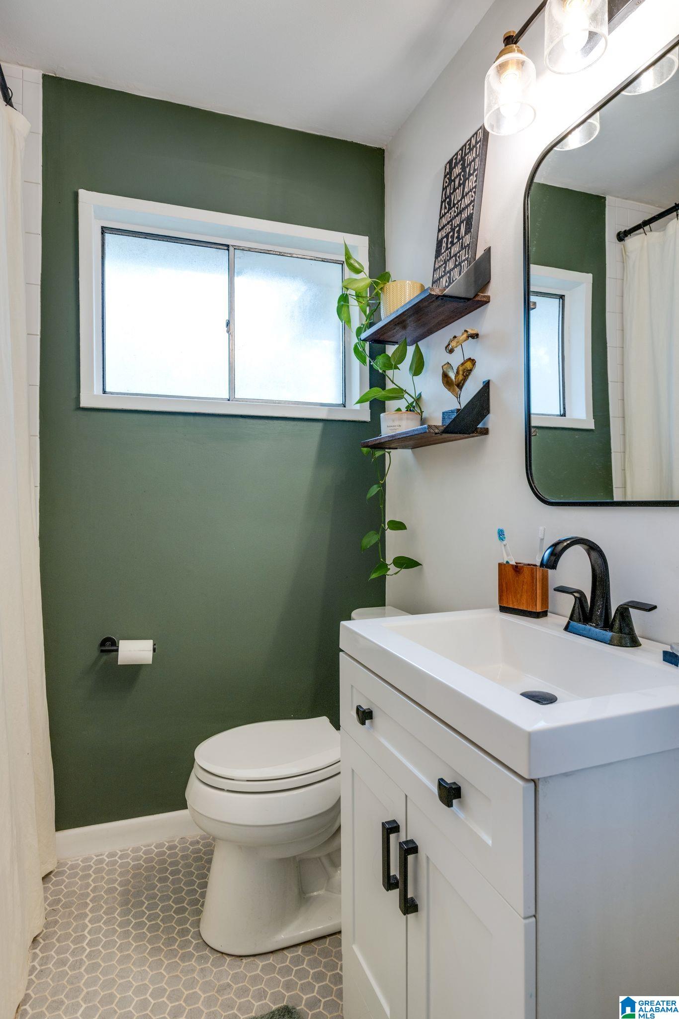 1082 COLUMBIANA ROAD