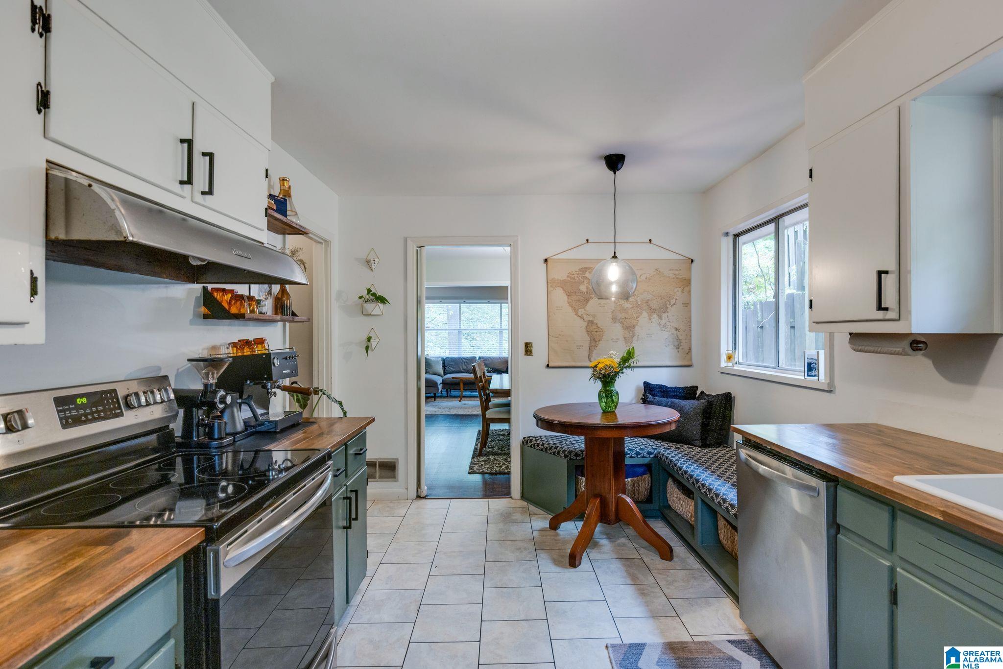 1082 COLUMBIANA ROAD