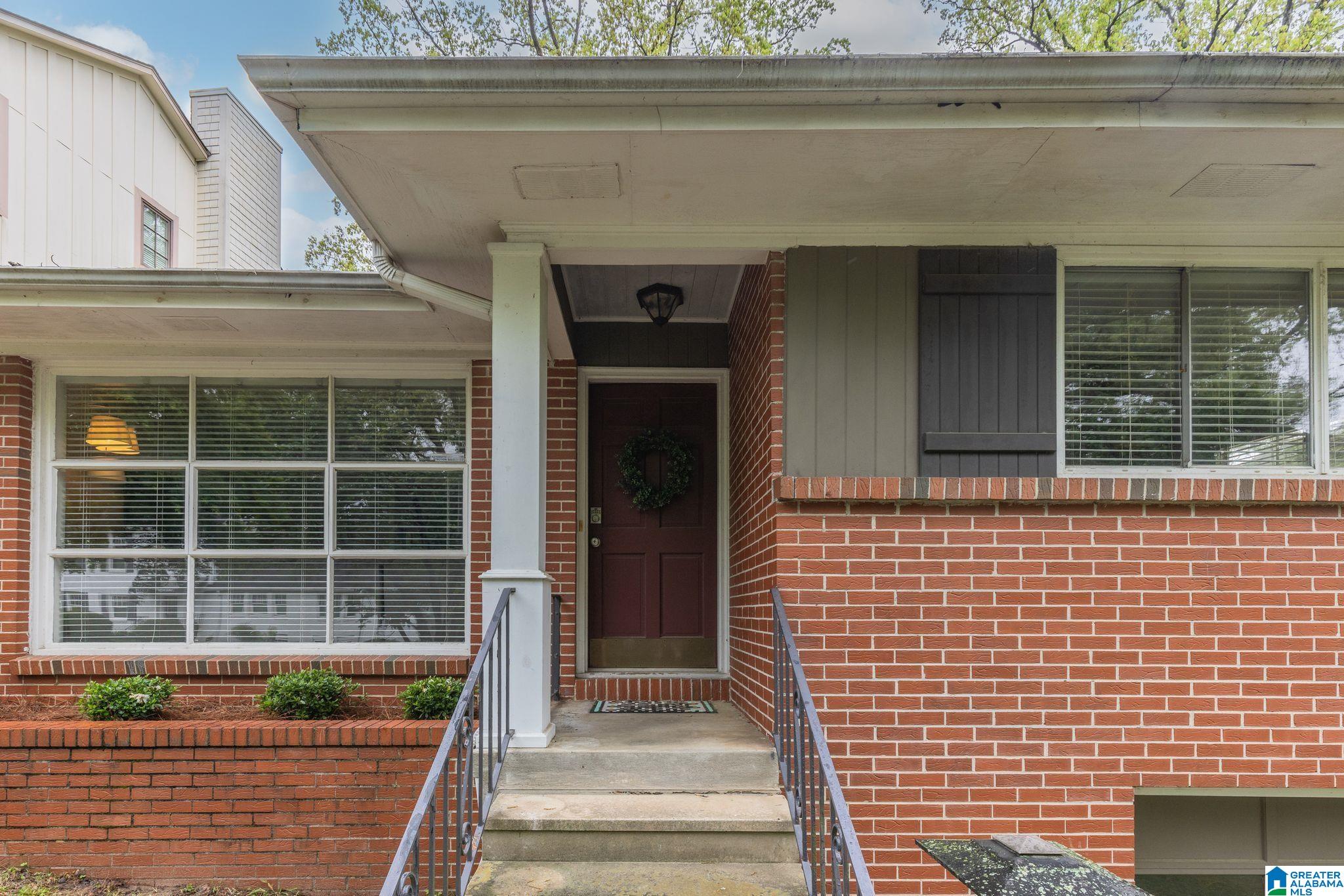 1082 COLUMBIANA ROAD