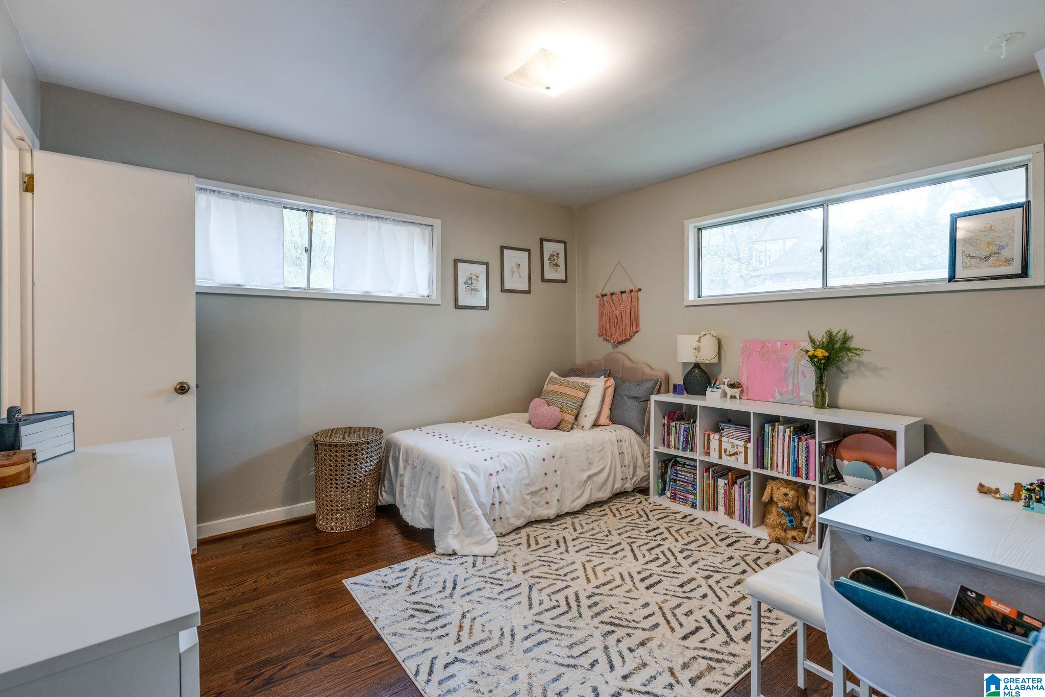 1082 COLUMBIANA ROAD