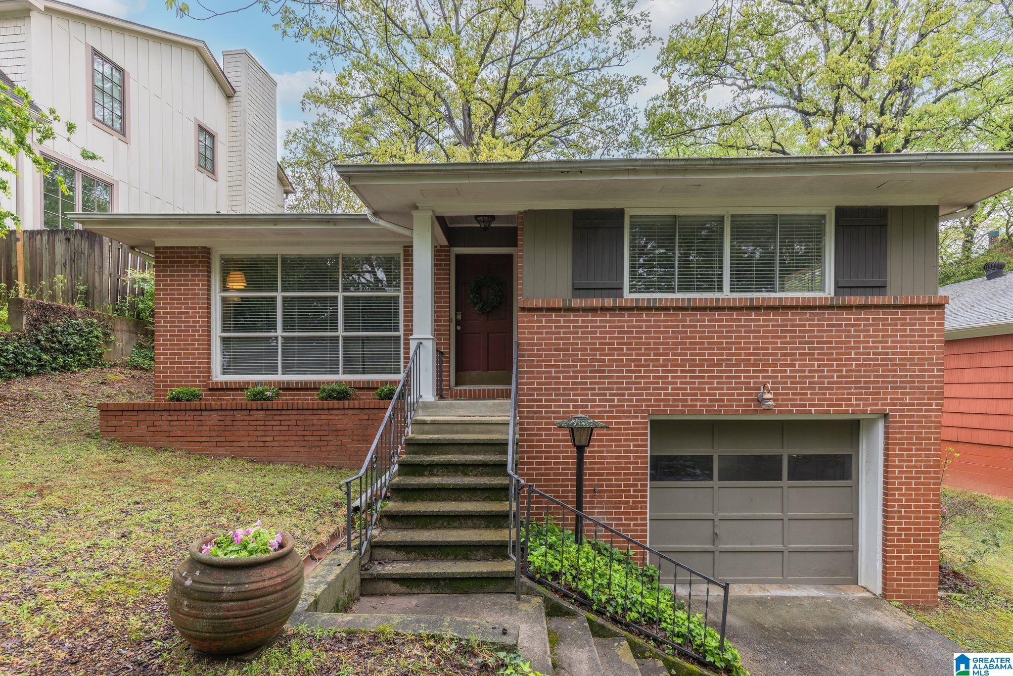 1082 COLUMBIANA ROAD