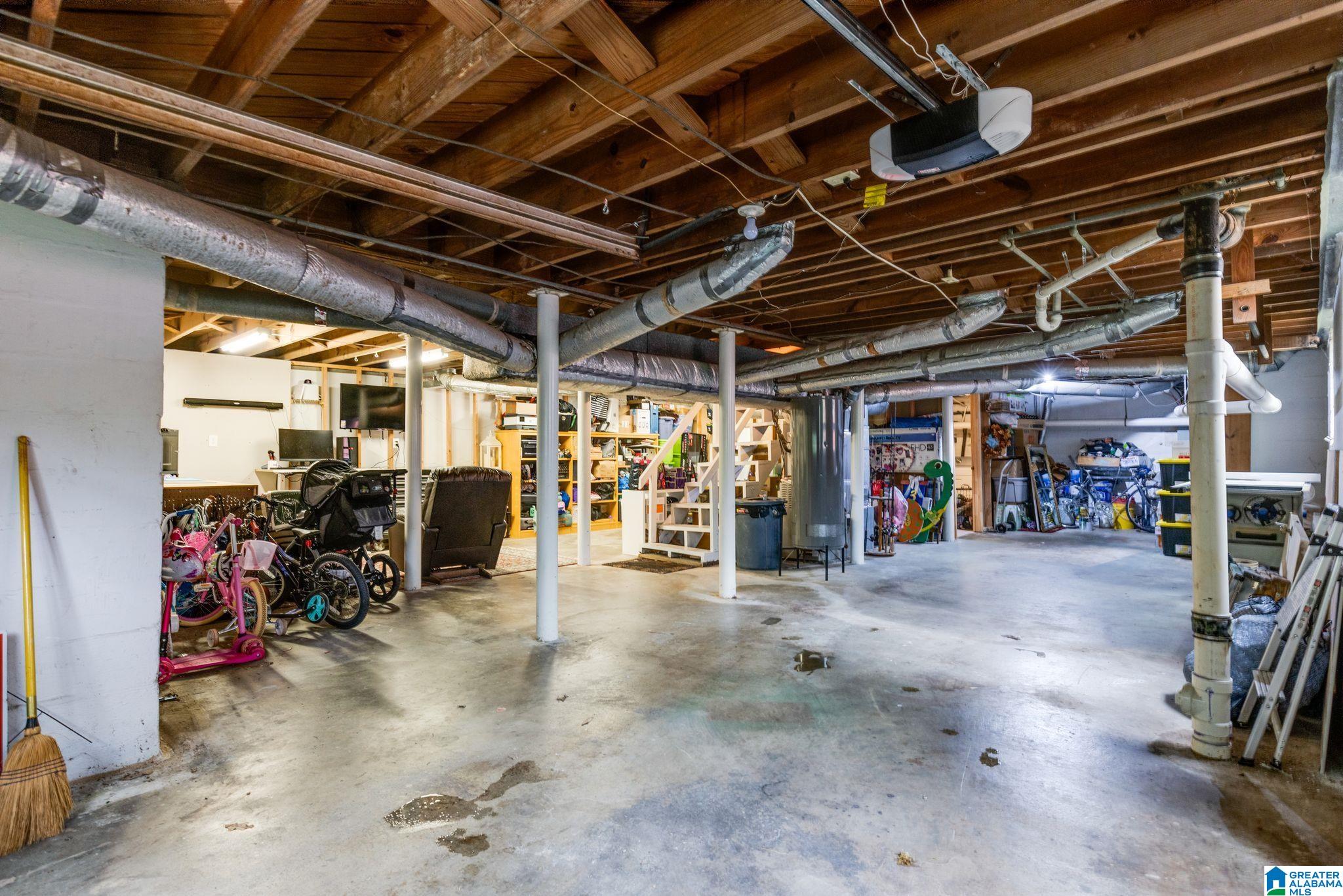 1082 COLUMBIANA ROAD