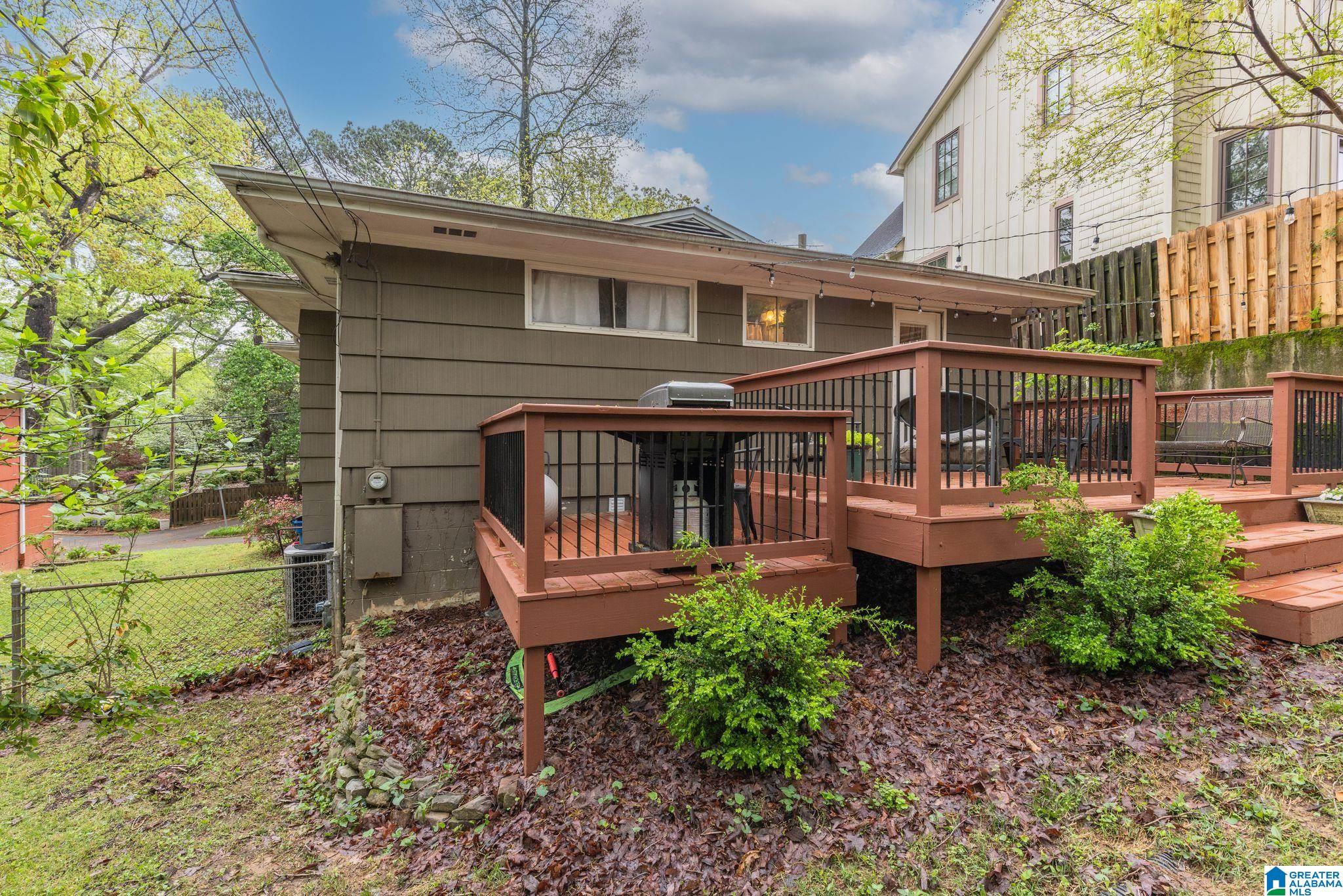 1082 COLUMBIANA ROAD