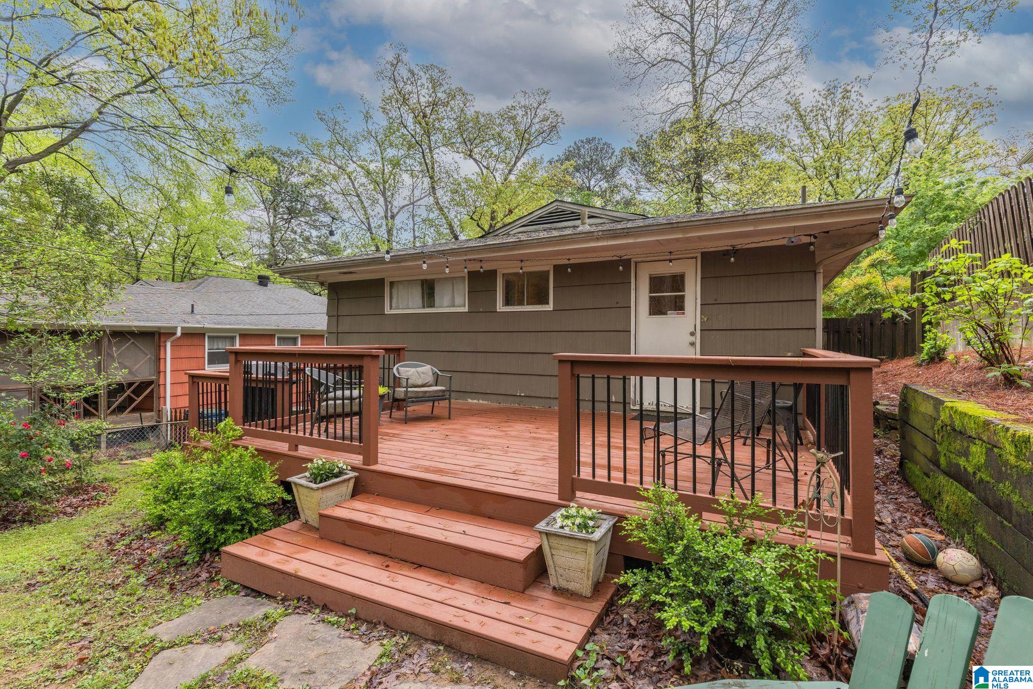 1082 COLUMBIANA ROAD