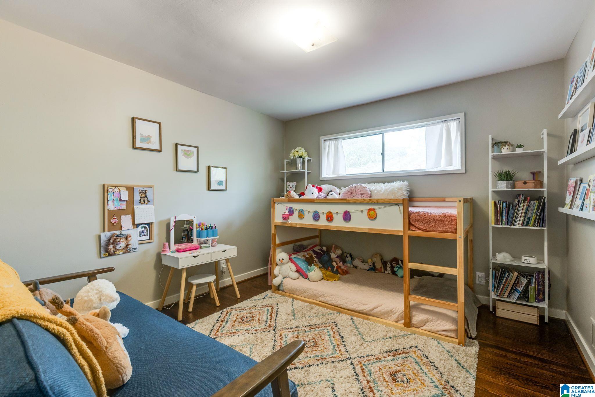 1082 COLUMBIANA ROAD