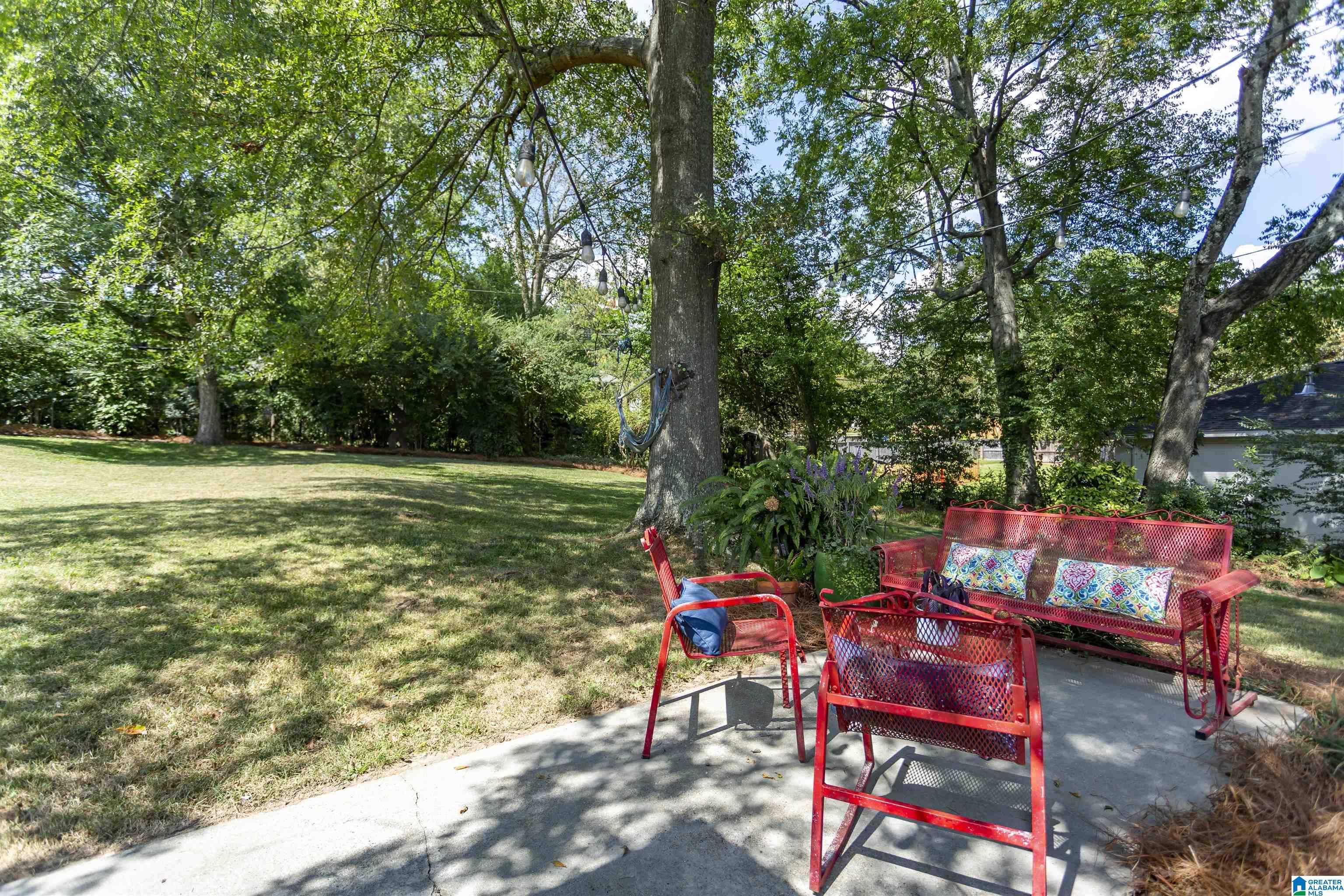 2216 CHESTNUT ROAD