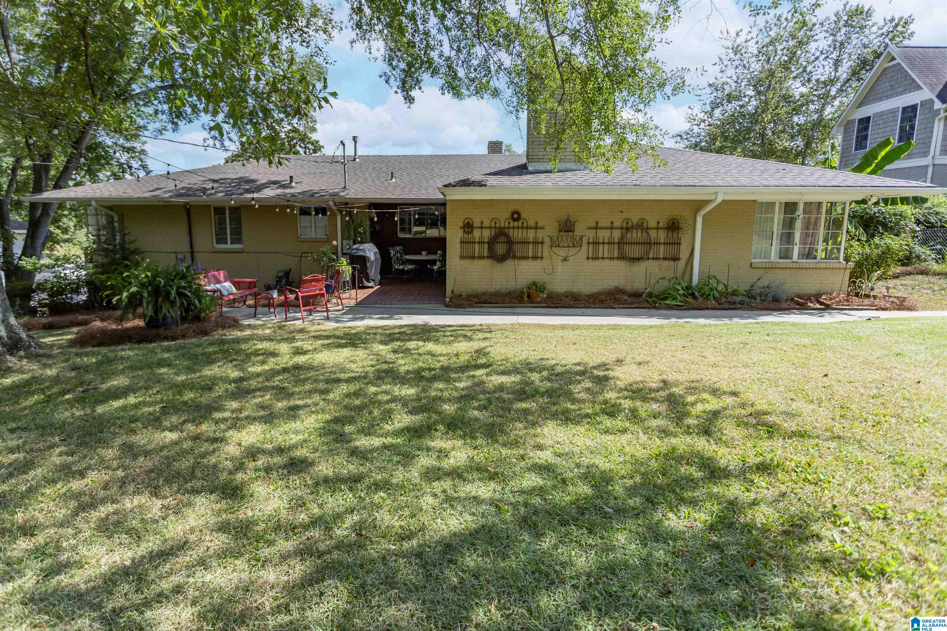 2216 CHESTNUT ROAD