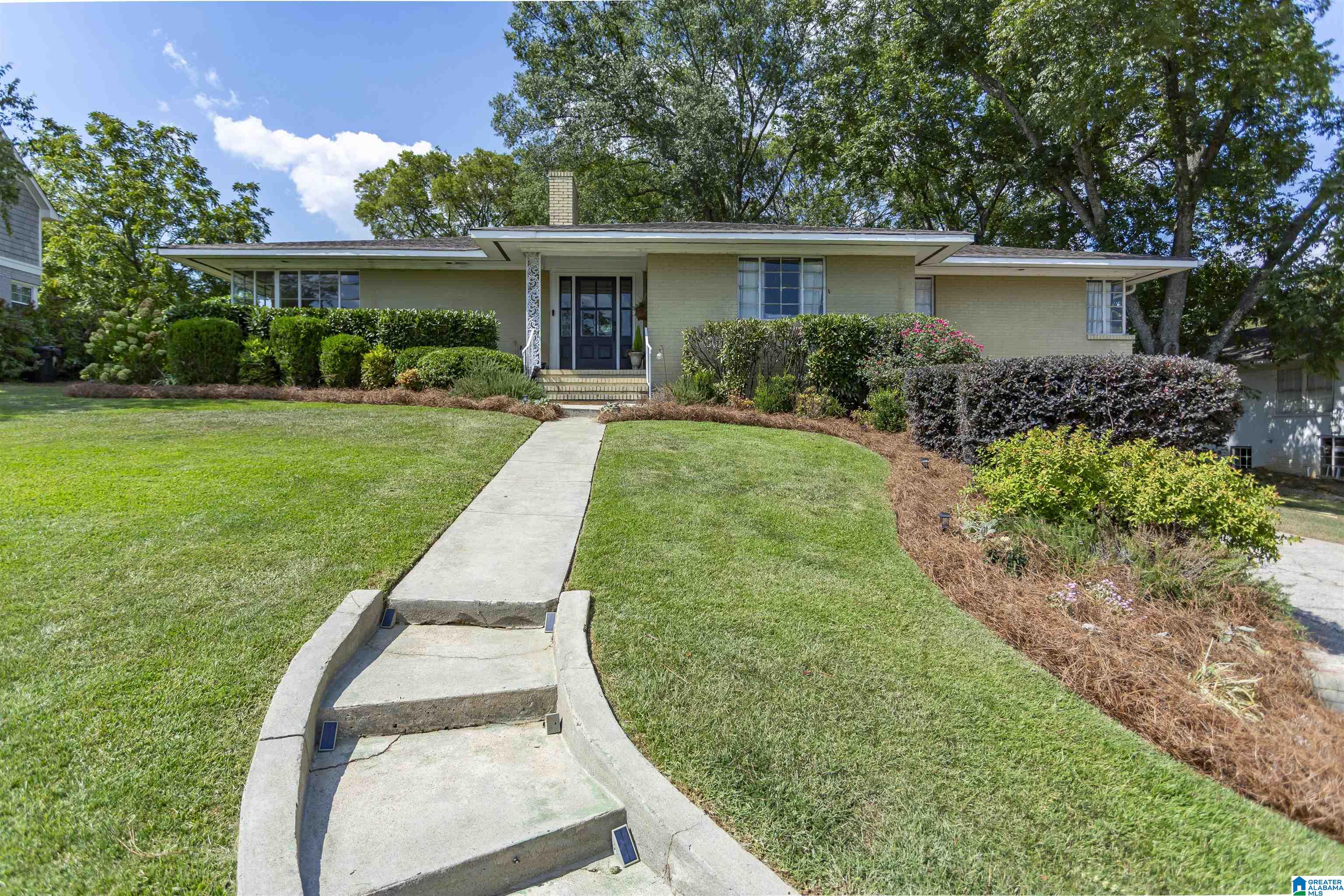 2216 CHESTNUT ROAD