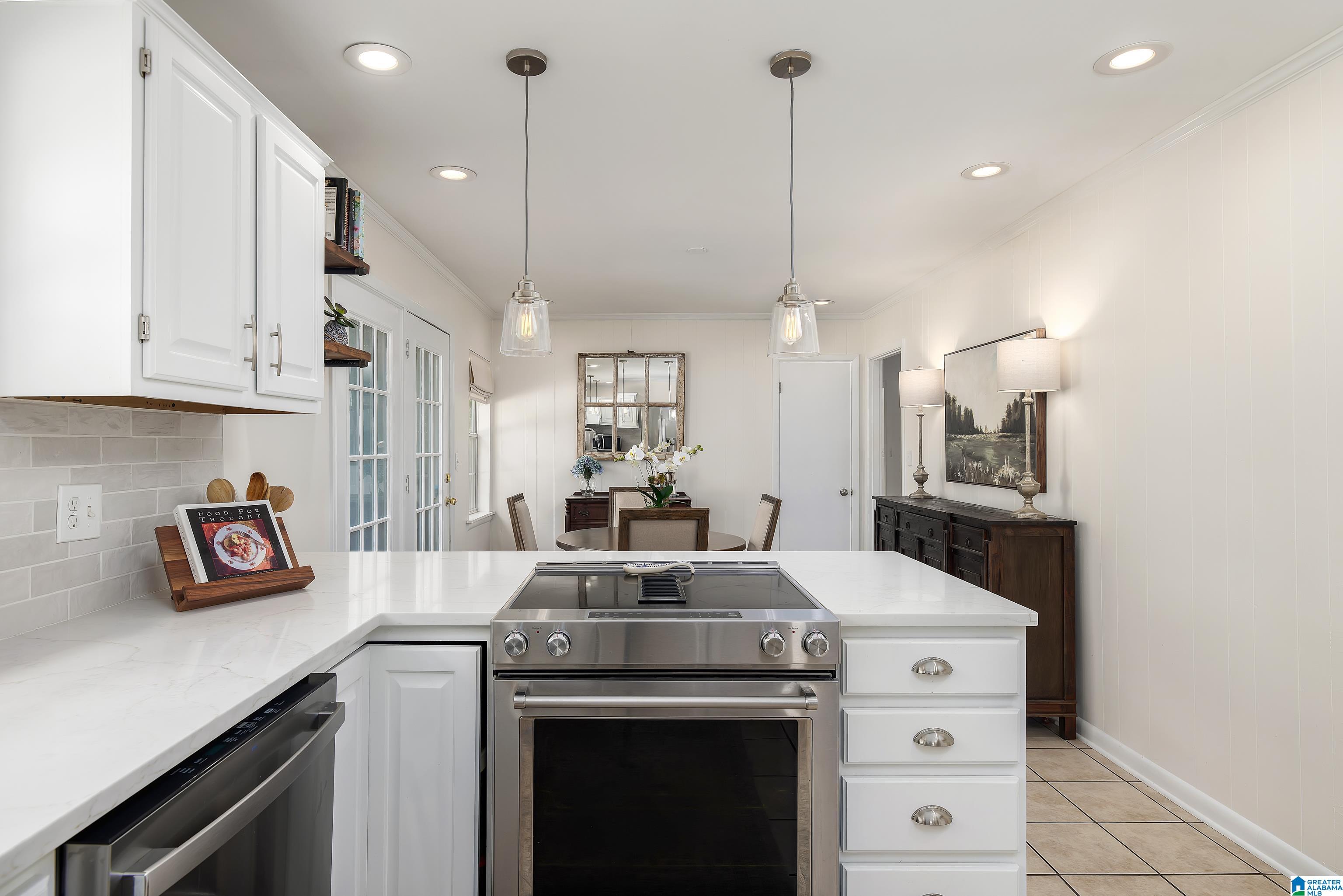 1512 LINDA VISTA DRIVE