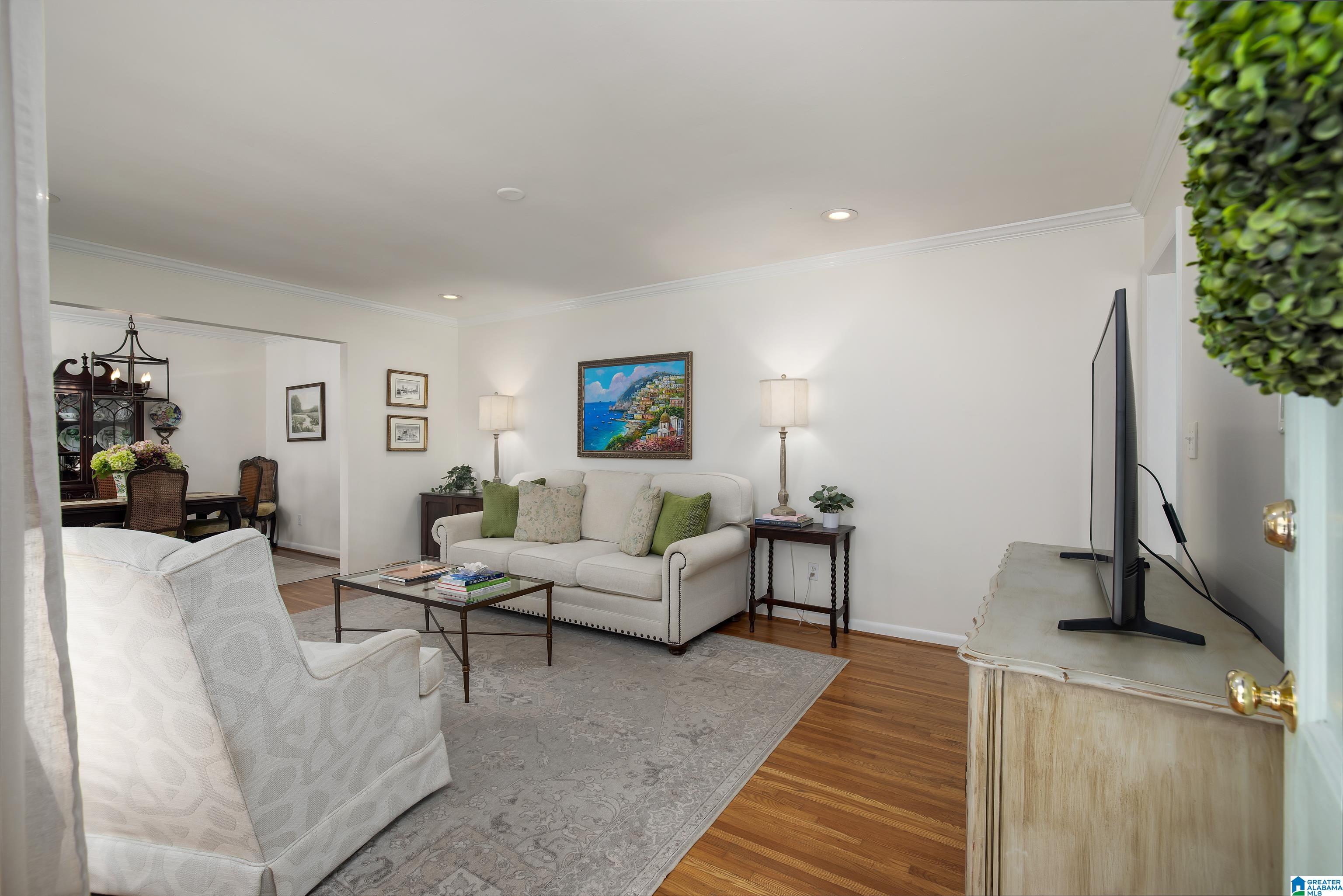 1512 LINDA VISTA DRIVE
