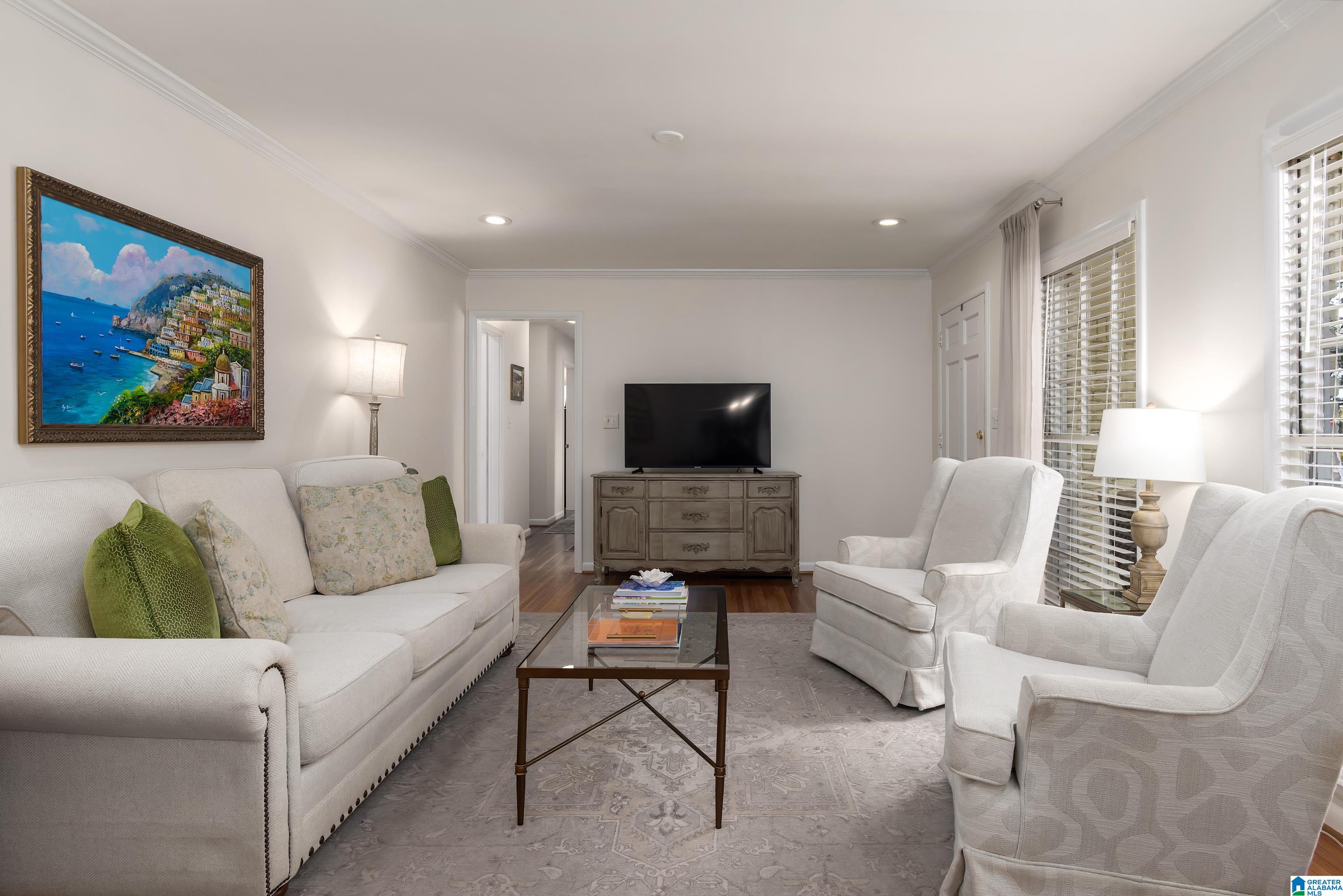 1512 LINDA VISTA DRIVE