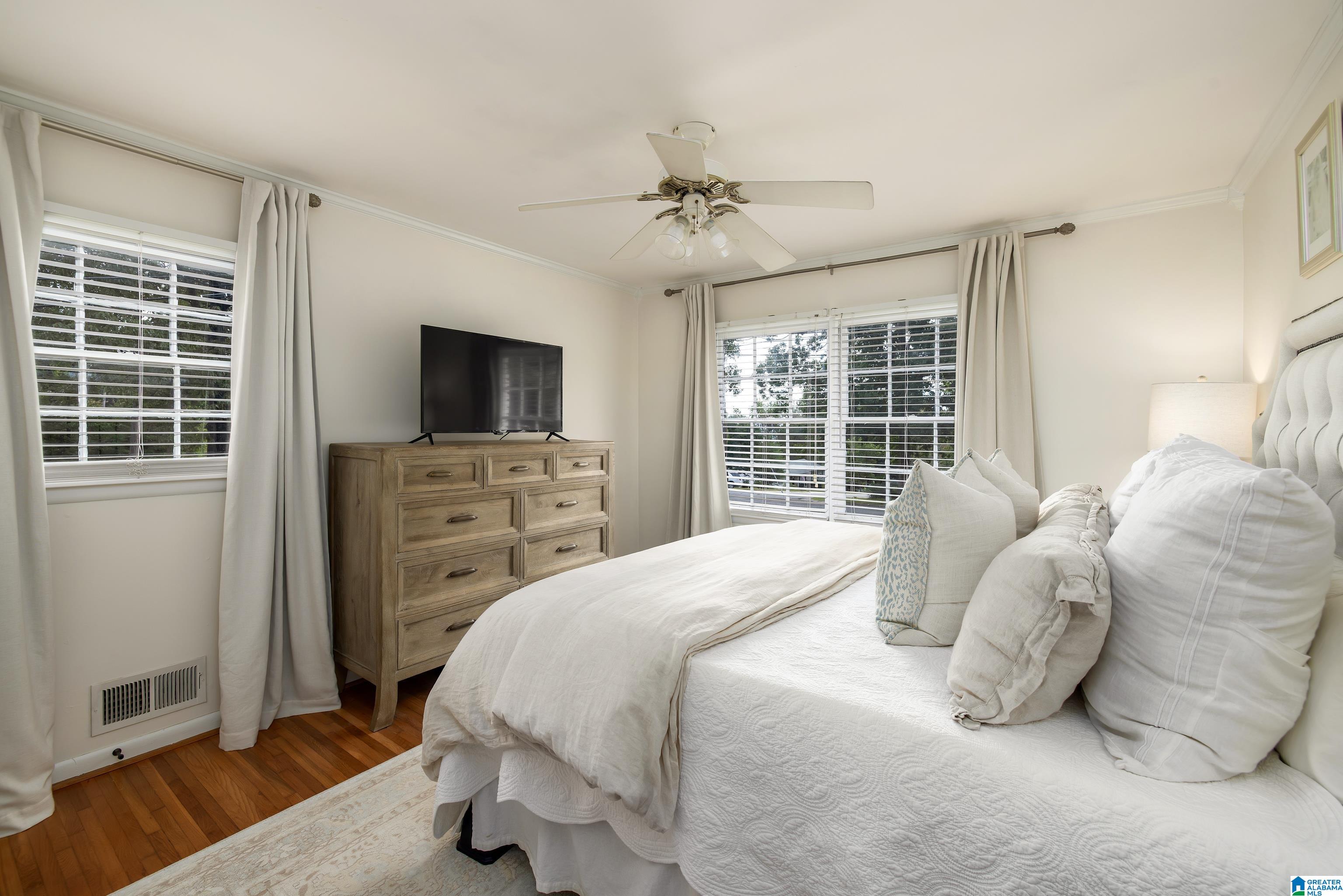 1512 LINDA VISTA DRIVE
