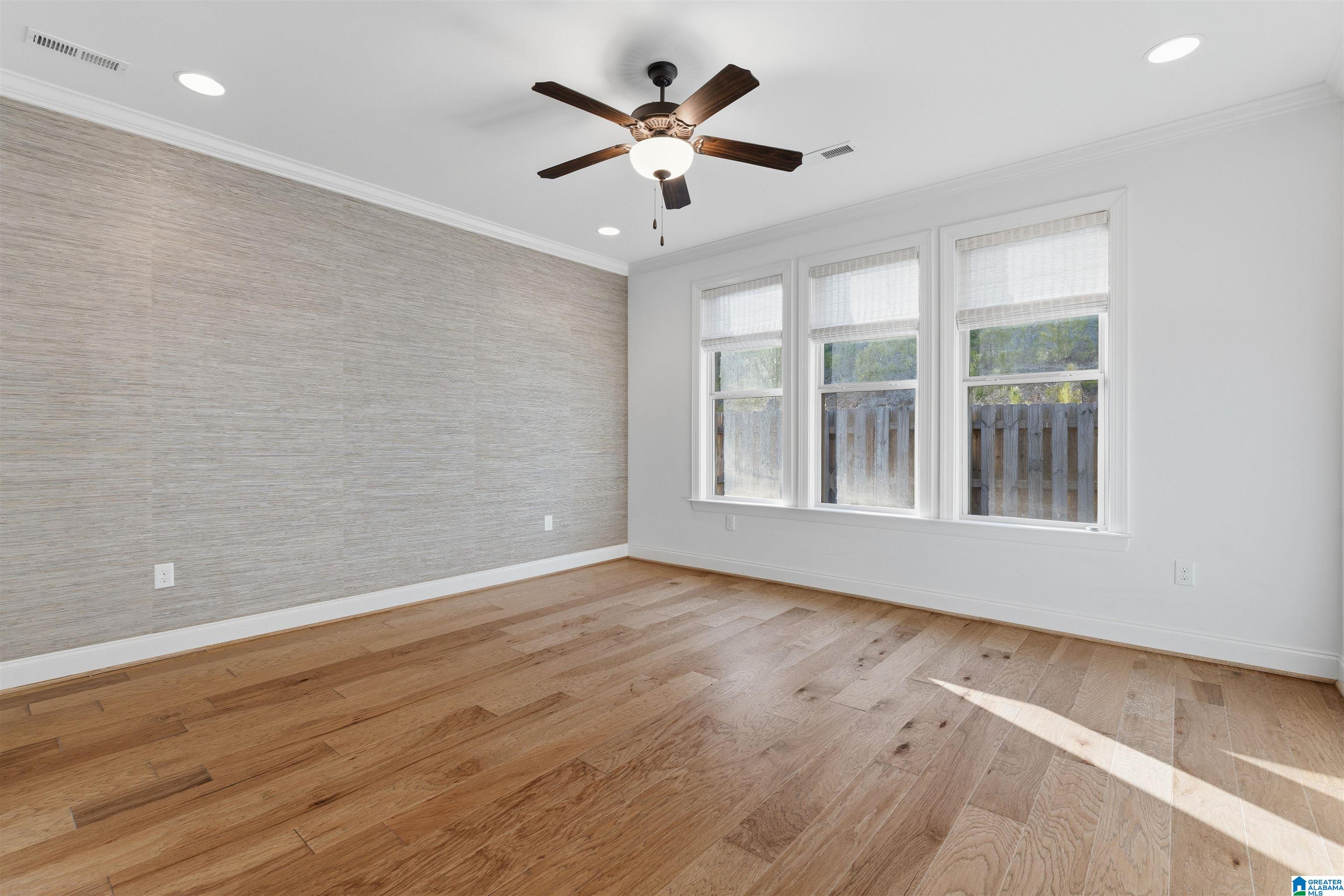 213 KINROSS CIRCLE