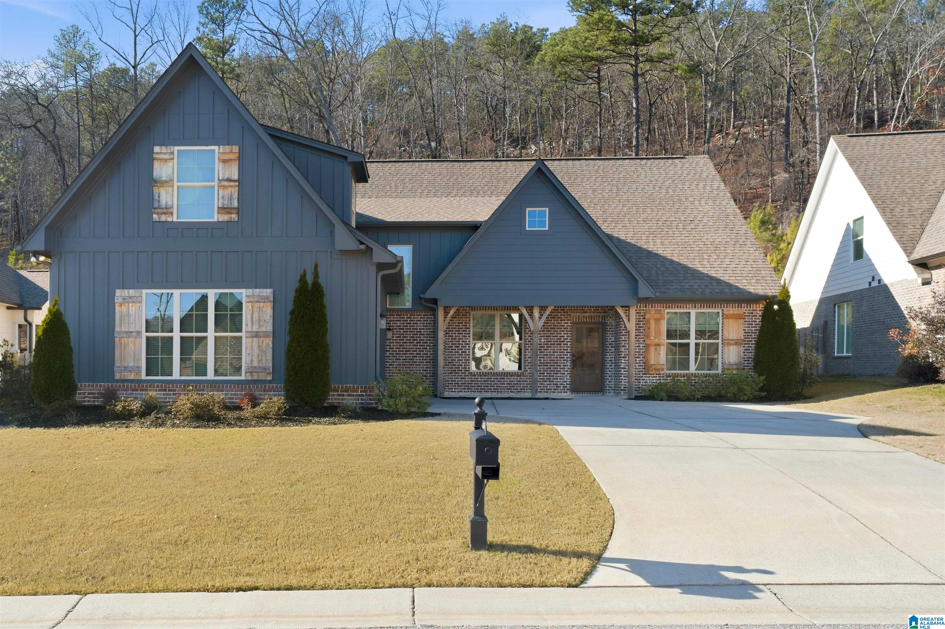 213 KINROSS CIRCLE