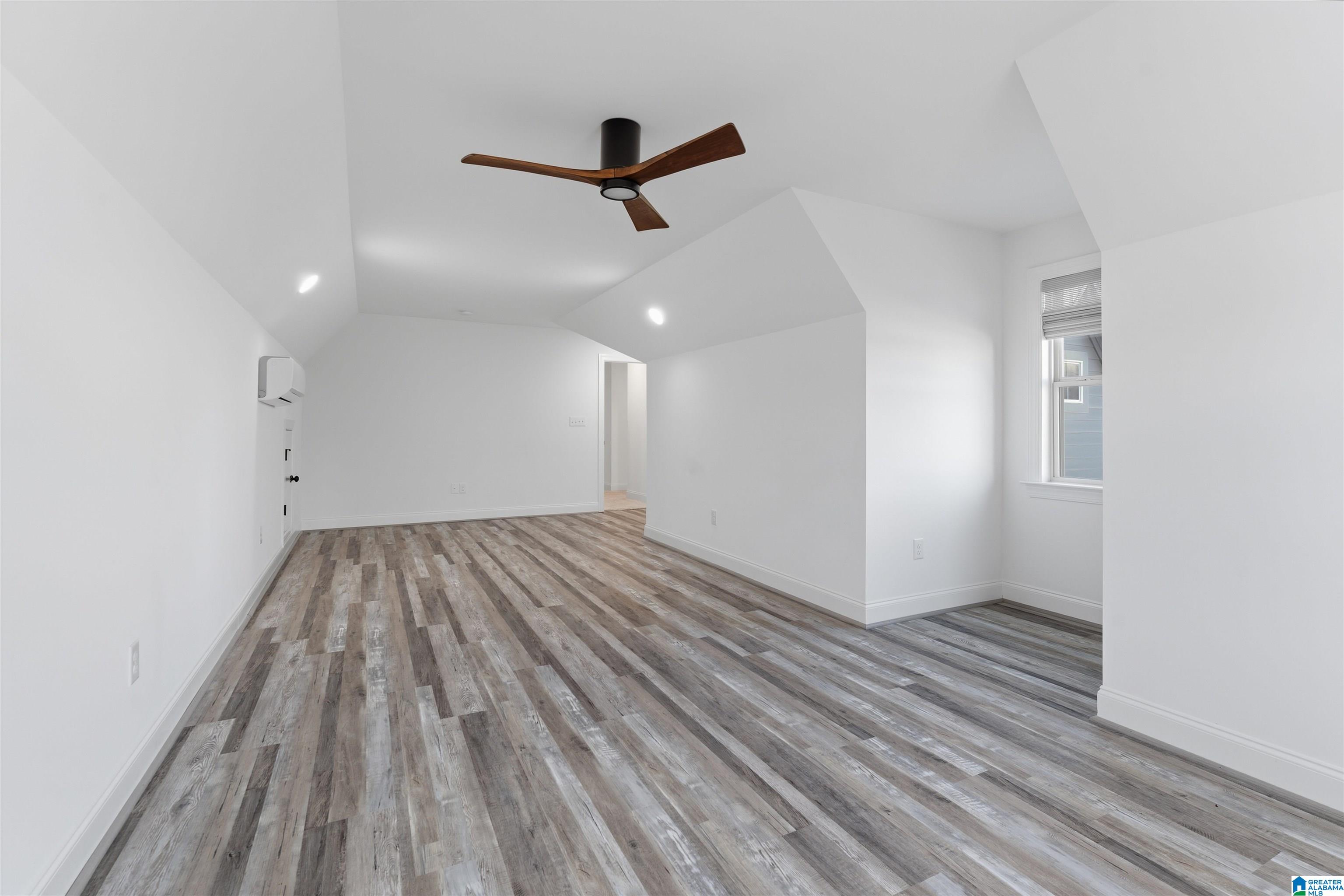 213 KINROSS CIRCLE