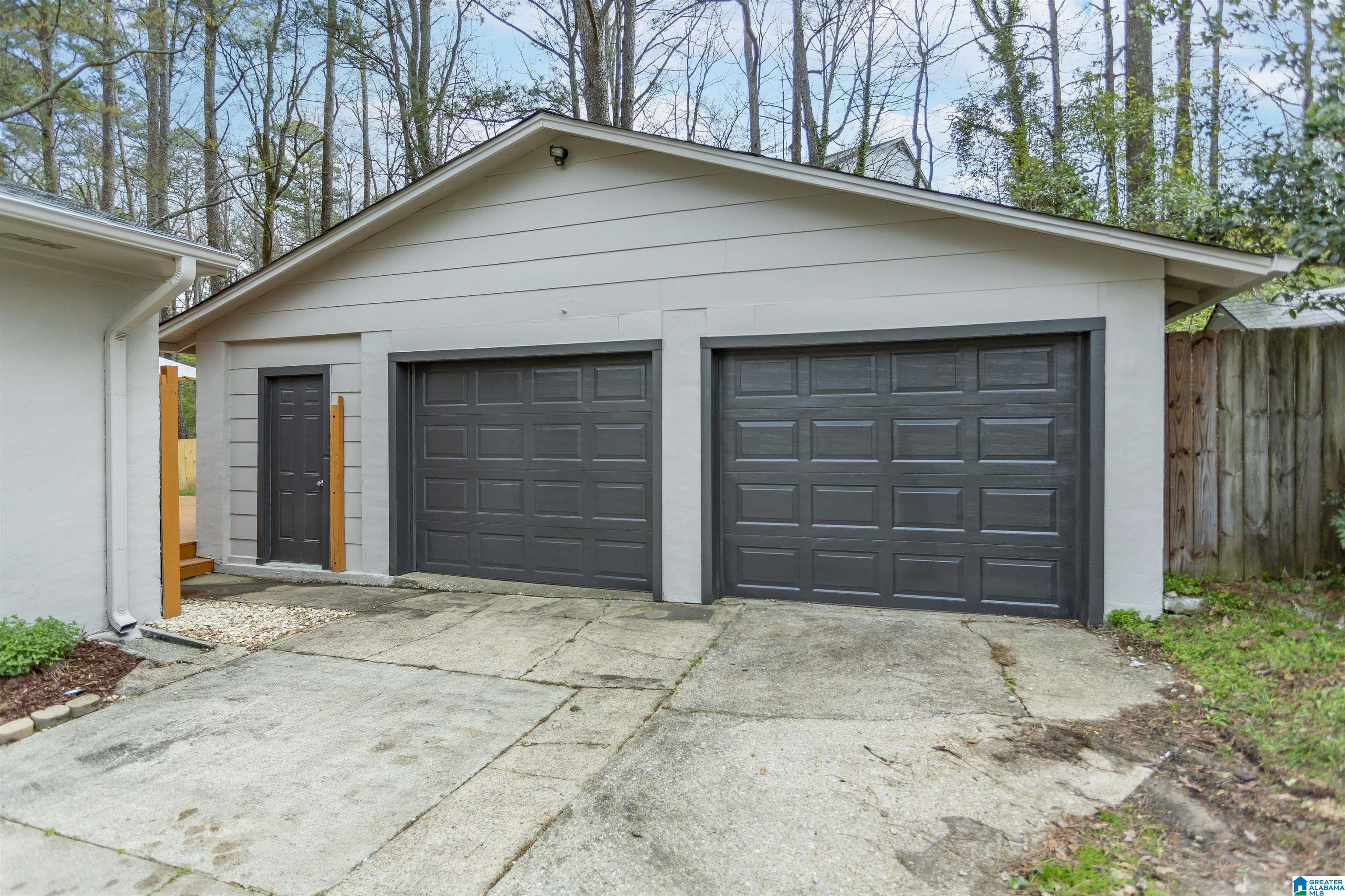 1621 CRESTHILL ROAD