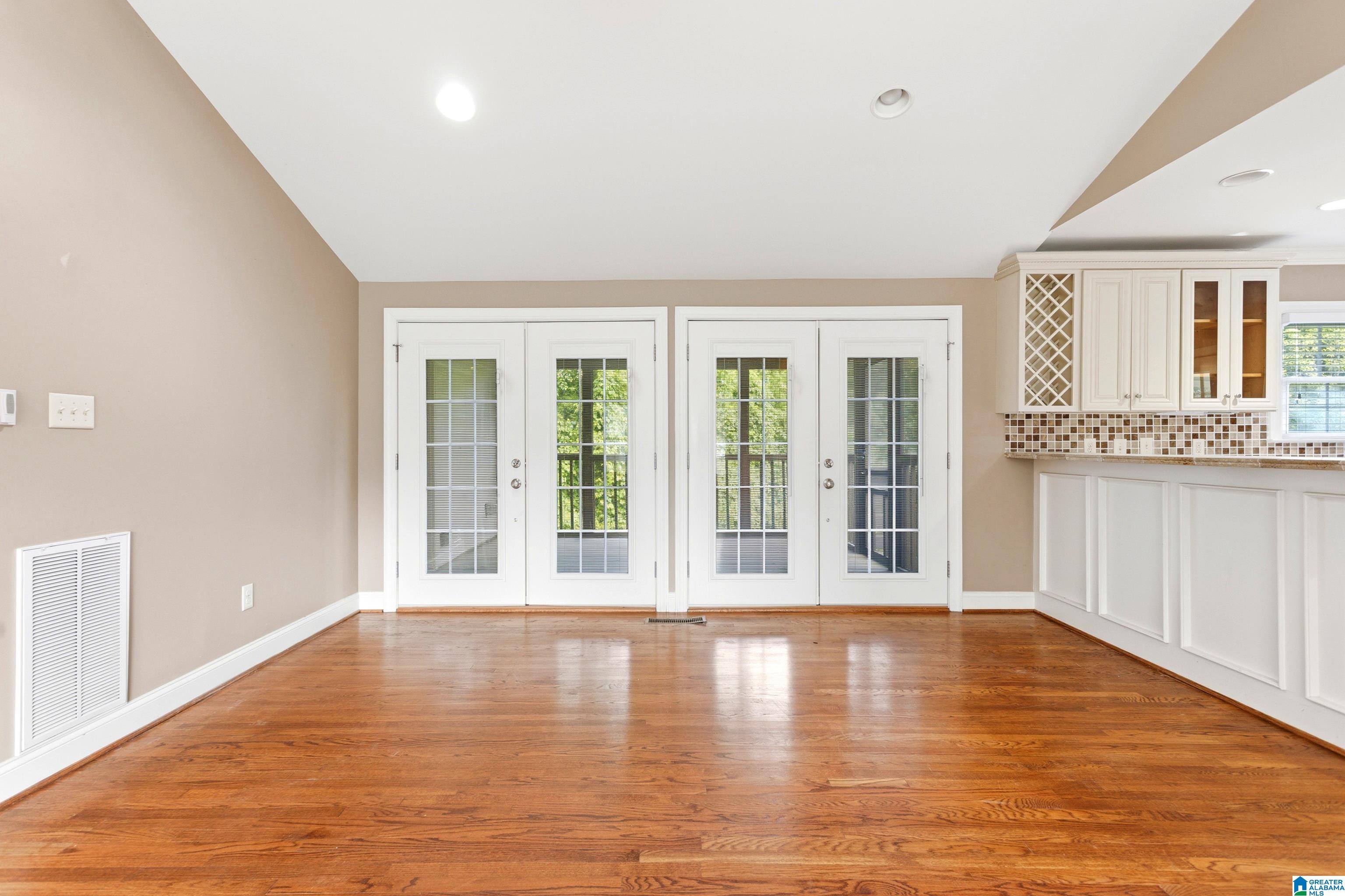 3220 VALLEY PARK DRIVE