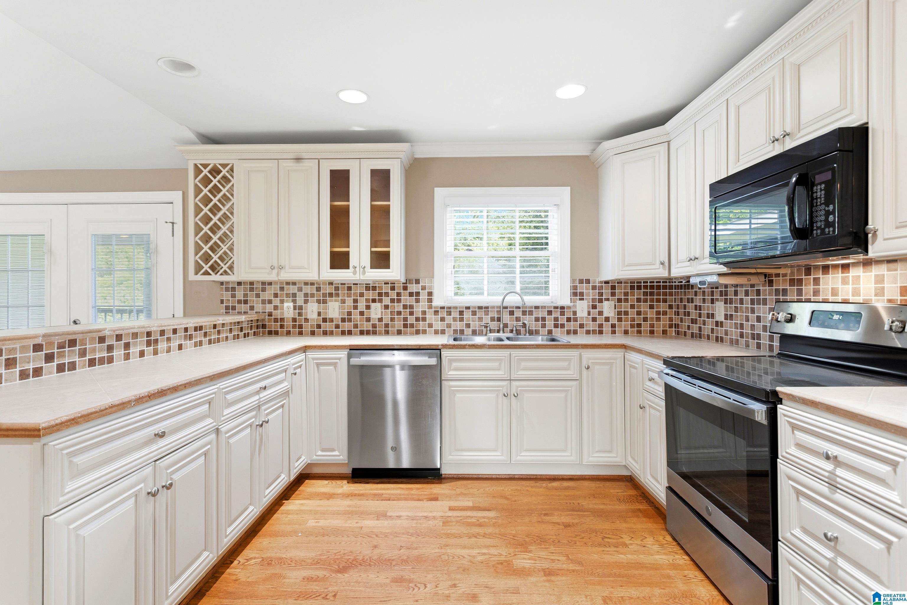 3220 VALLEY PARK DRIVE