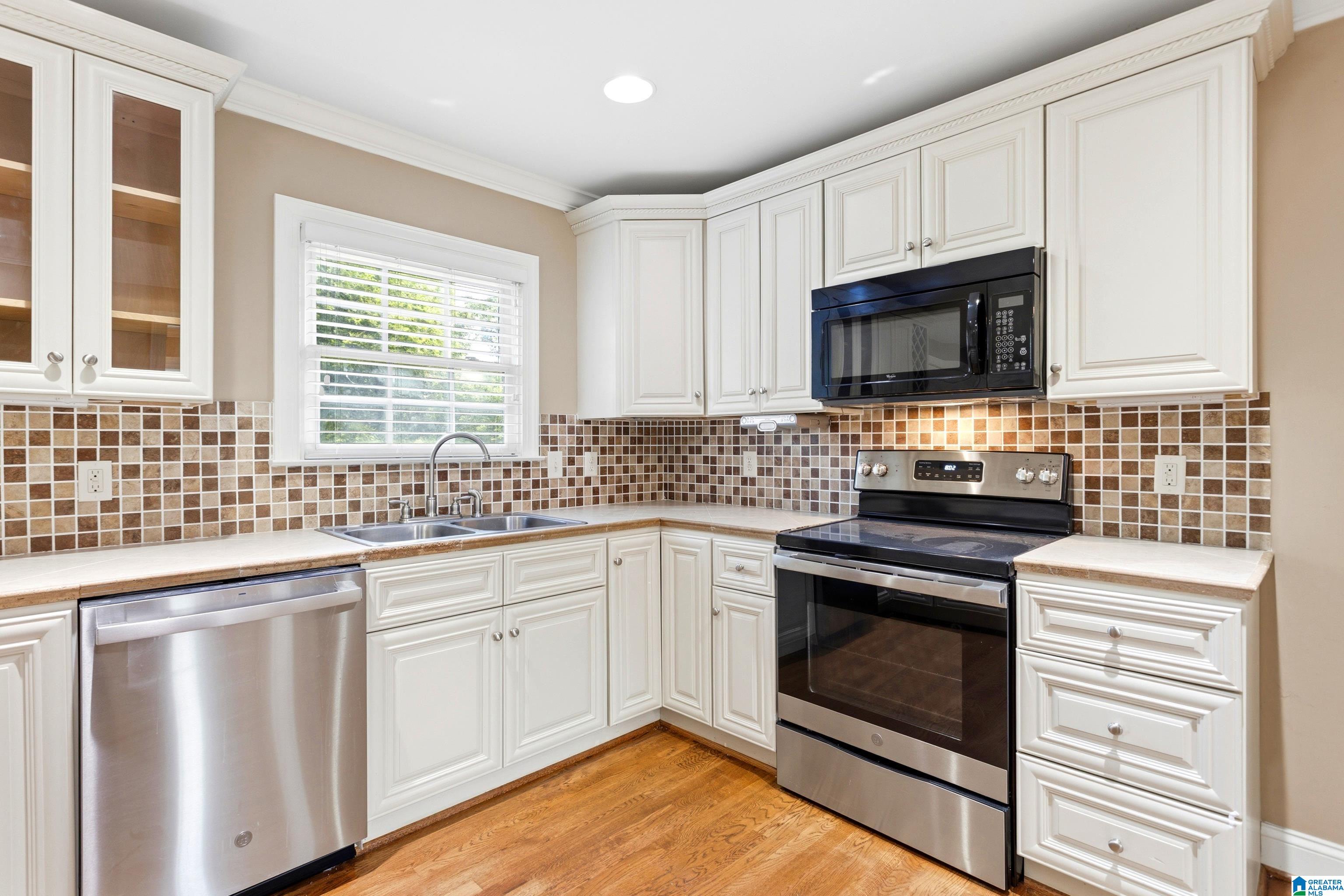 3220 VALLEY PARK DRIVE