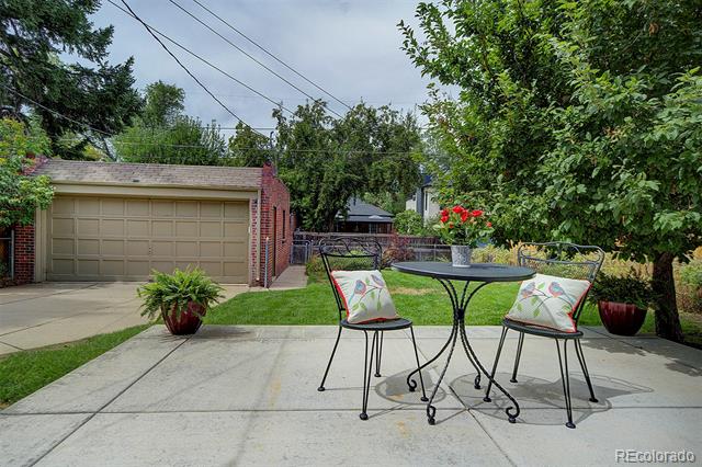 1085 S Clayton Way