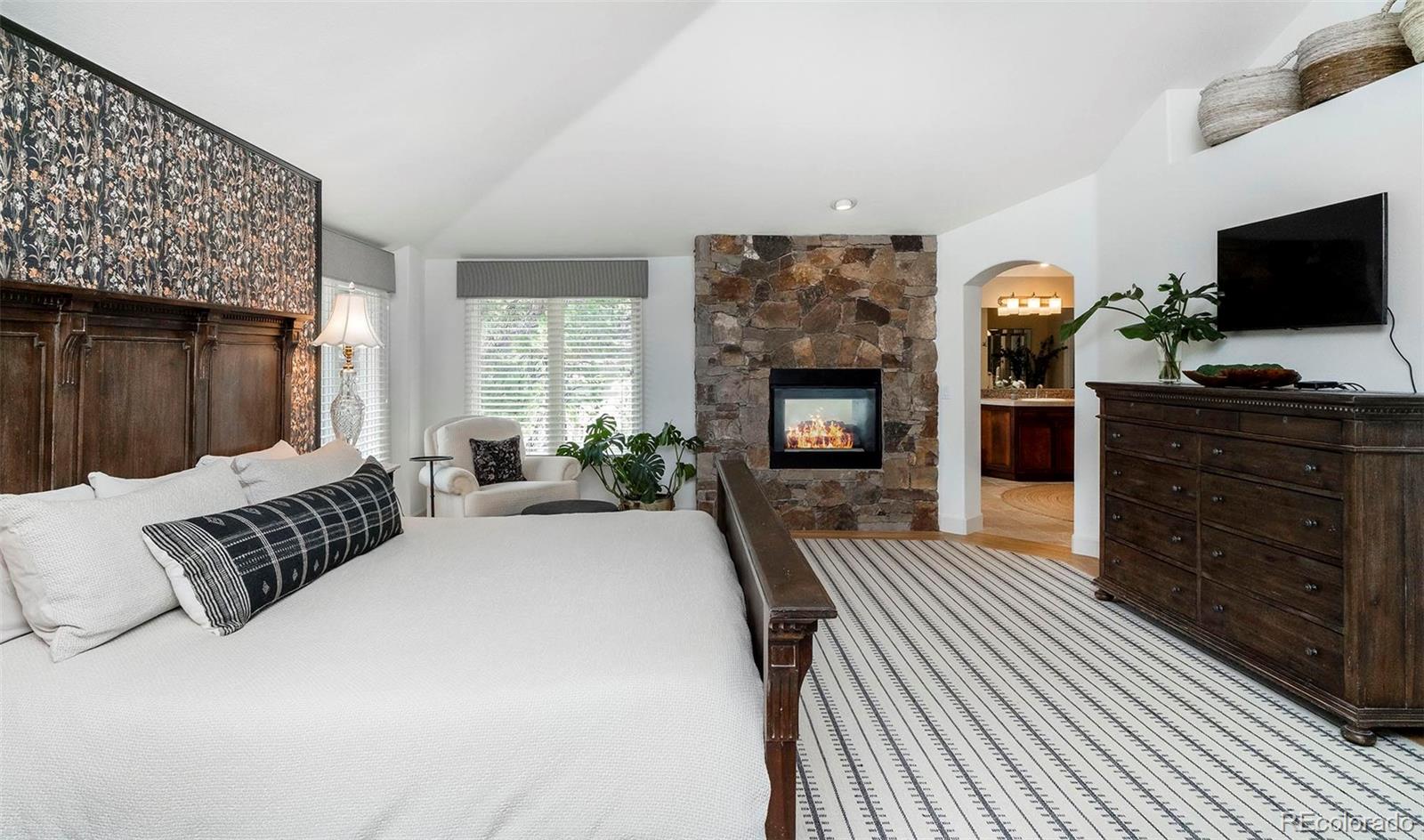 22184 Forest Hills Drive