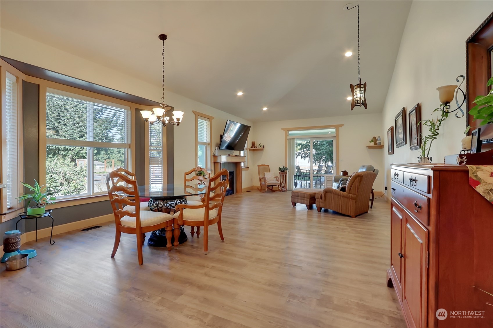 14437 Lindsay Loop SE