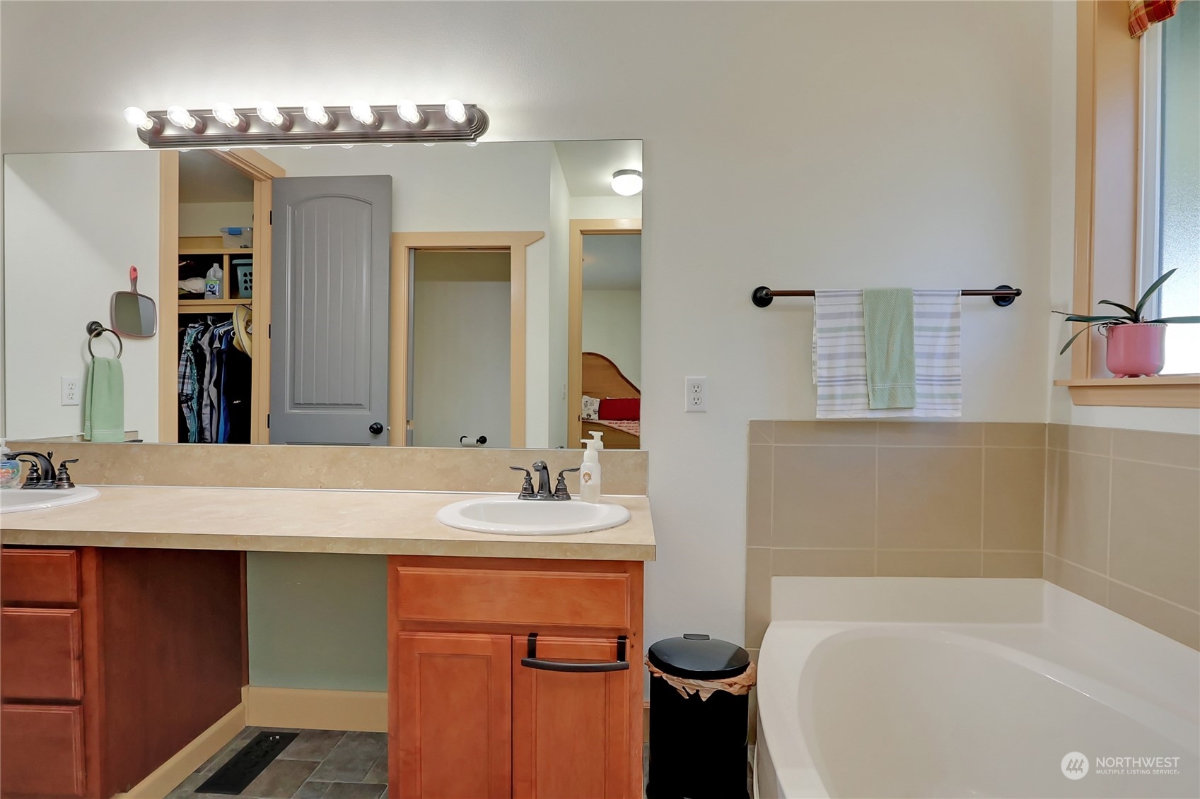 14437 Lindsay Loop SE