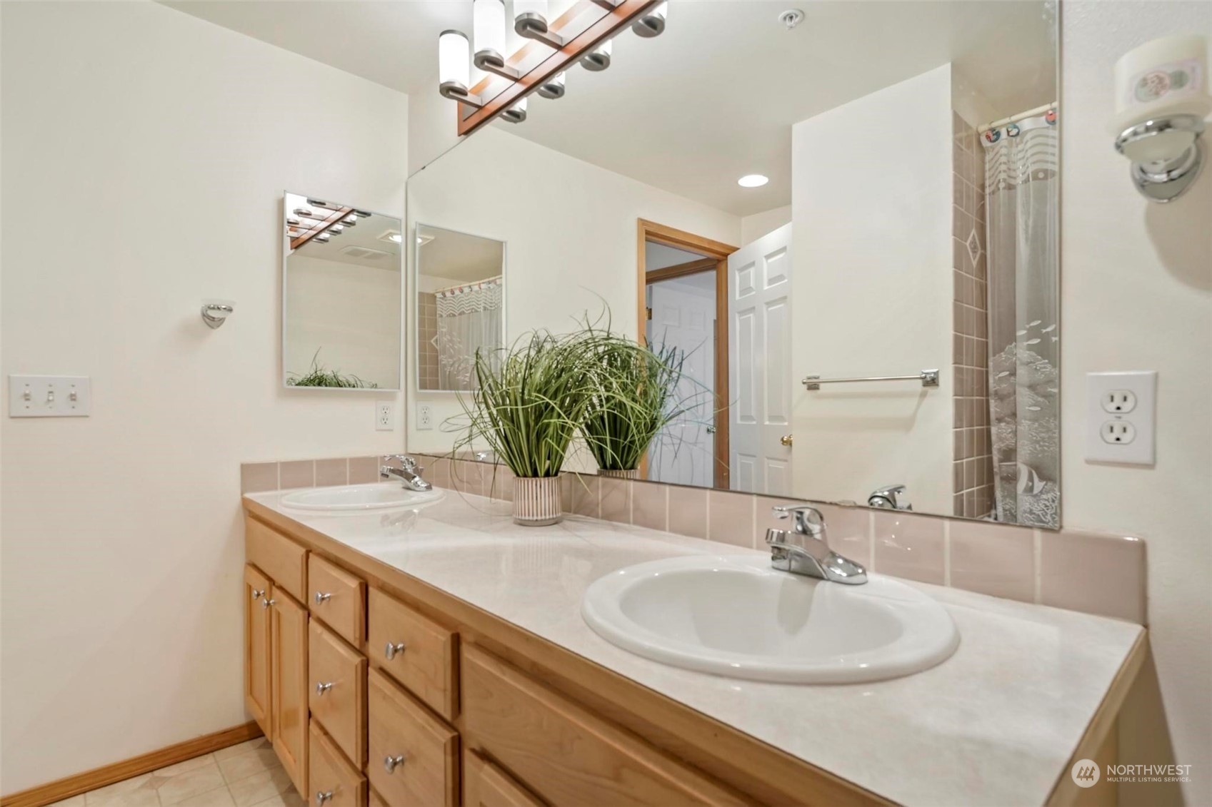 9420 Linden Avenue N