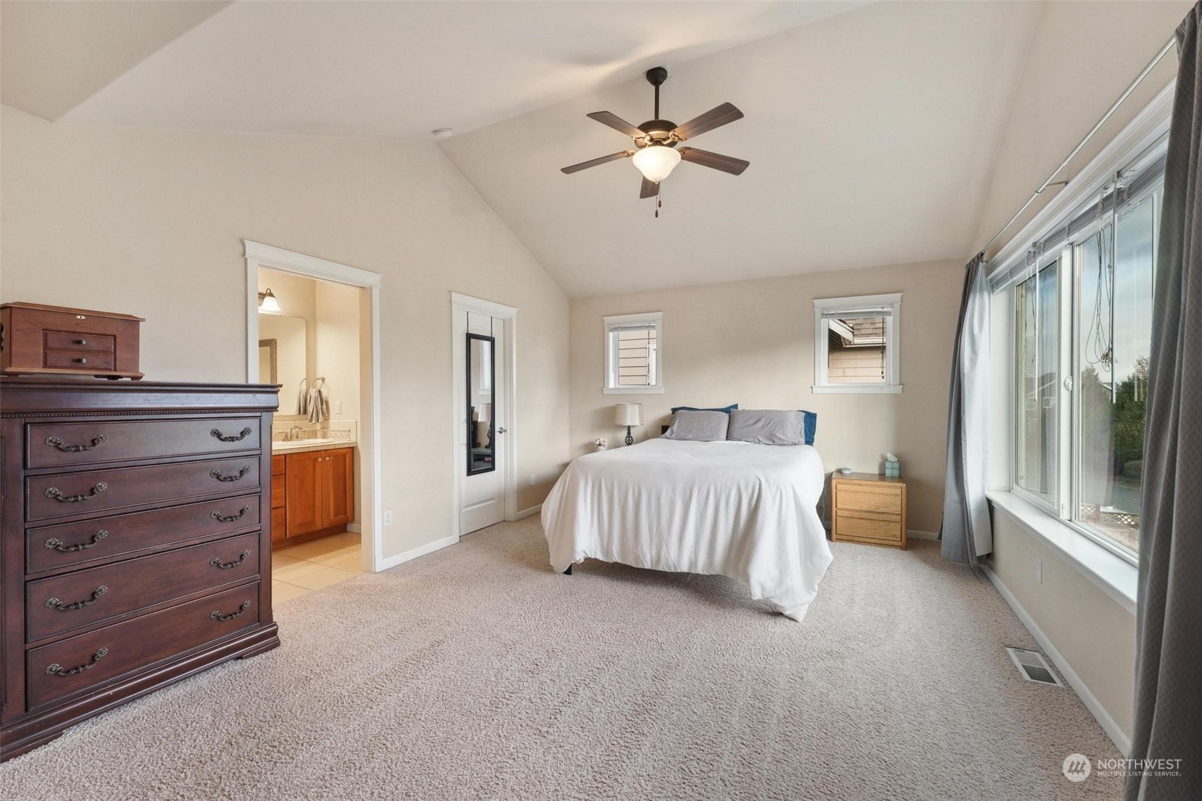 4917 Balustrade Boulevard SE