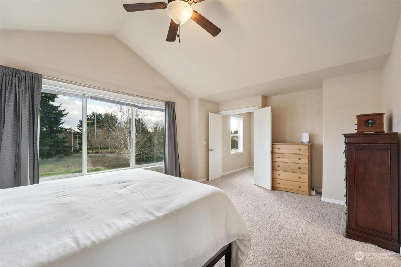 4917 Balustrade Boulevard SE