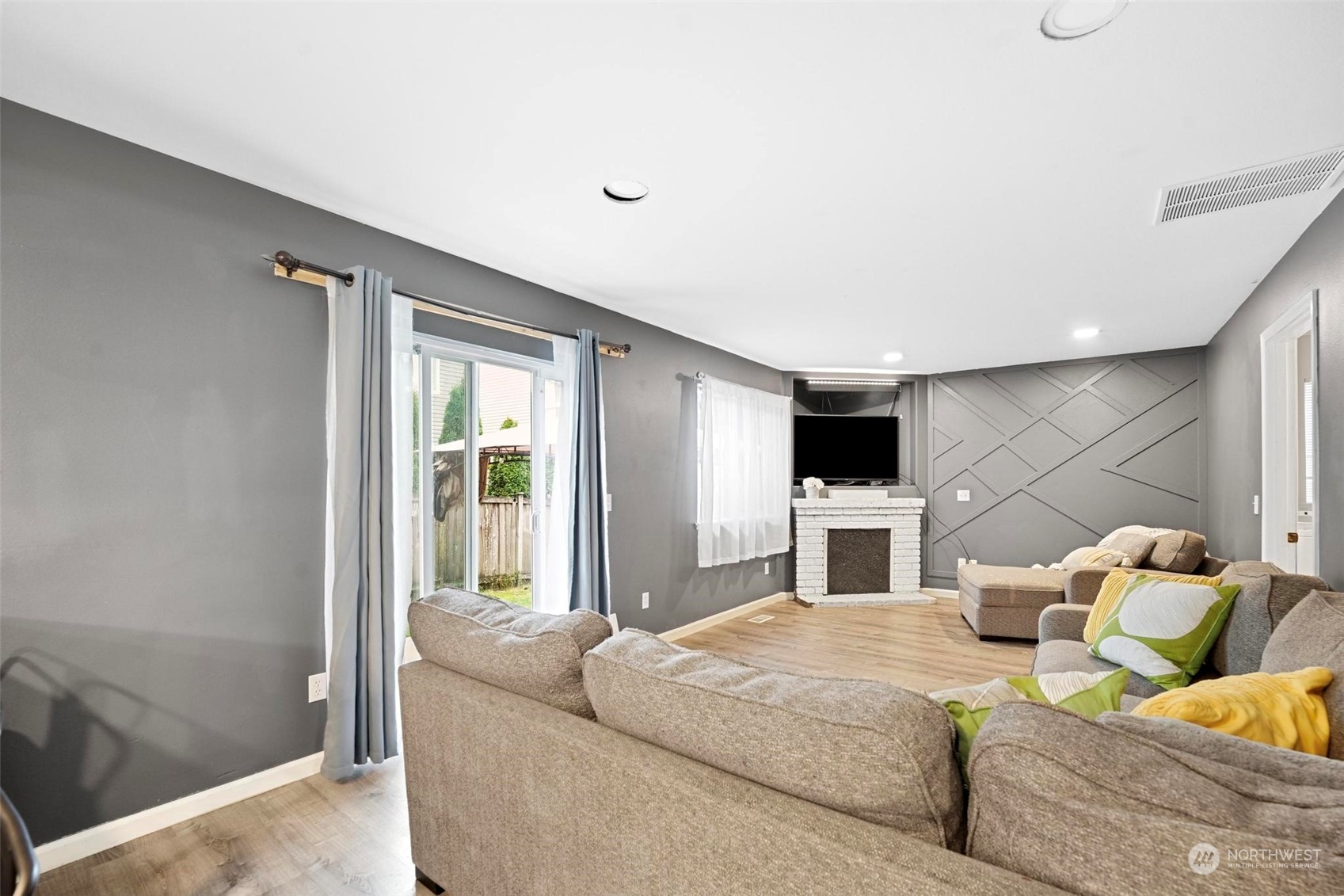 6720 153rd Street Ct E