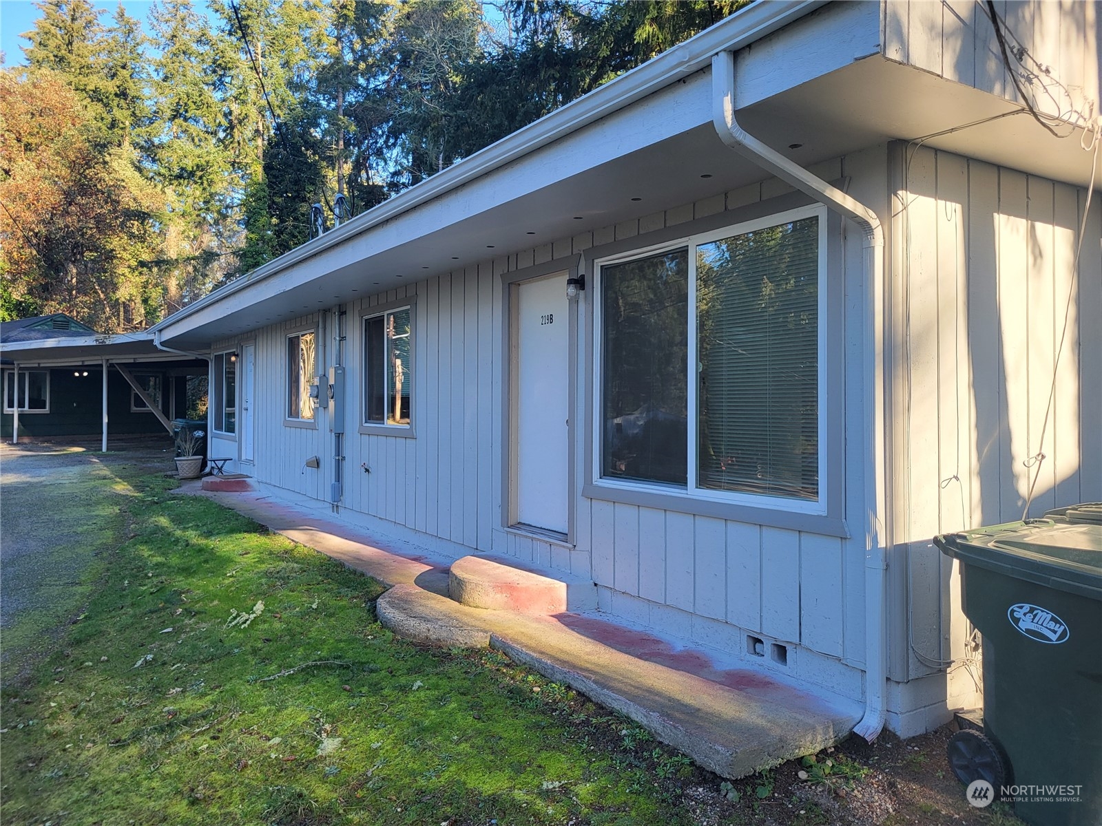 219 Lake Louise Drive SW Unit: A&B