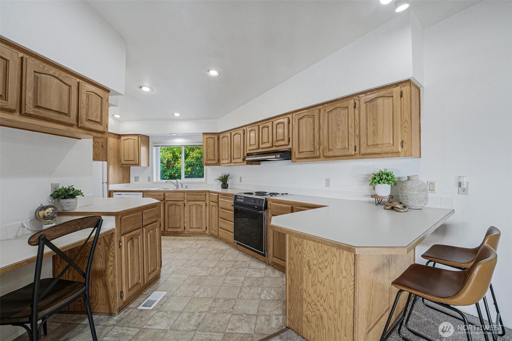 17710 Albany Street SW