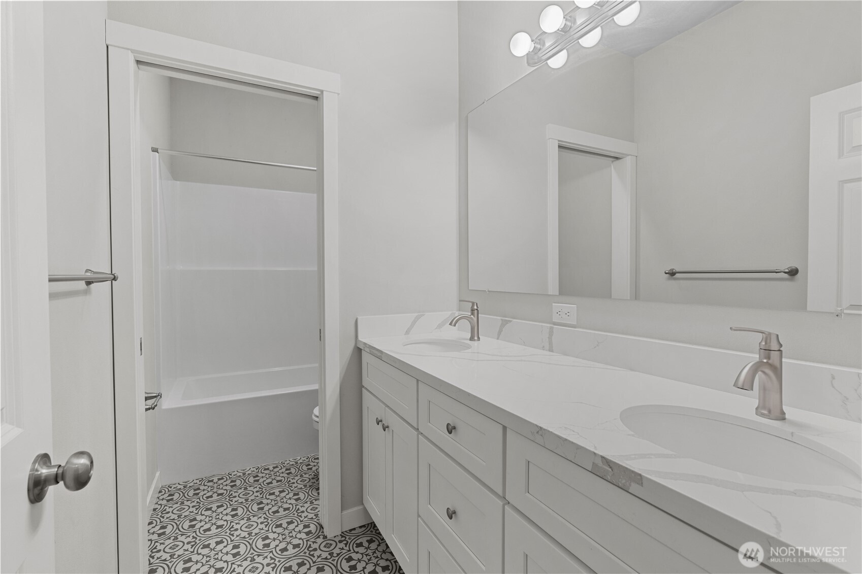 18425 Rampart Drive SE