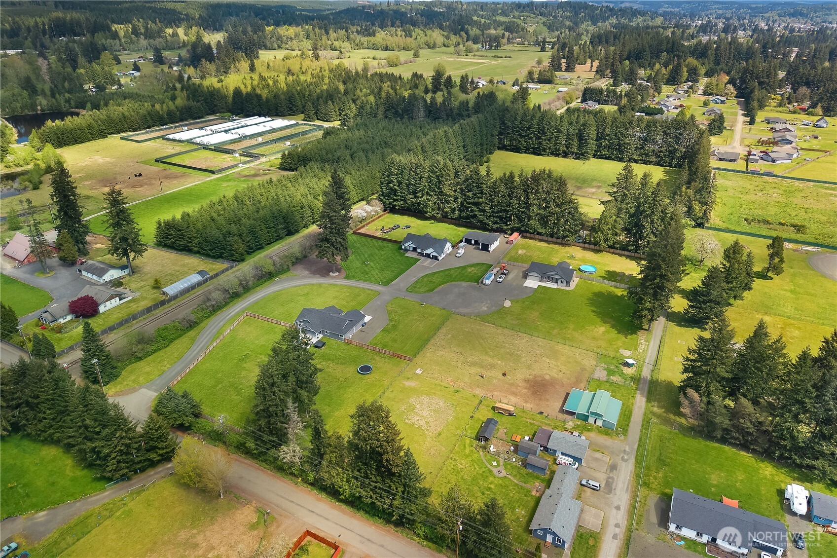 17 Ellen Lane