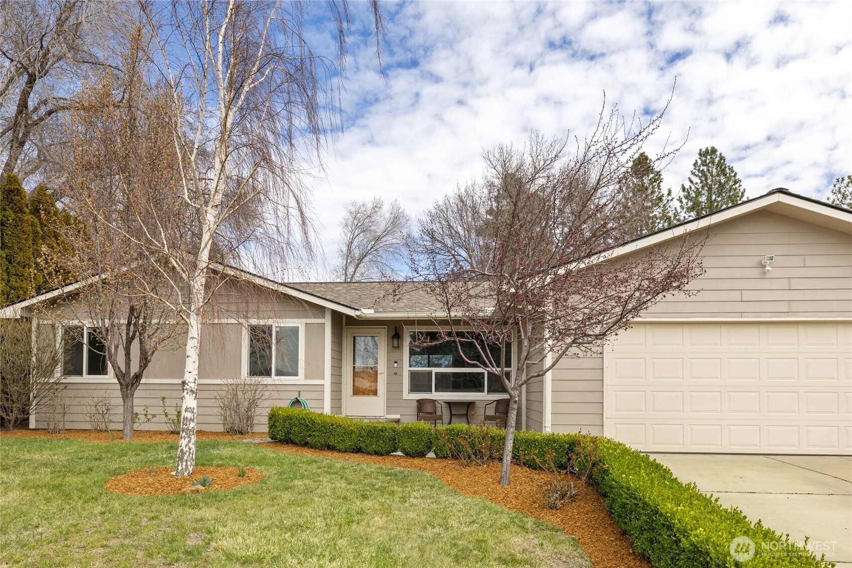 1410 N Cora Street