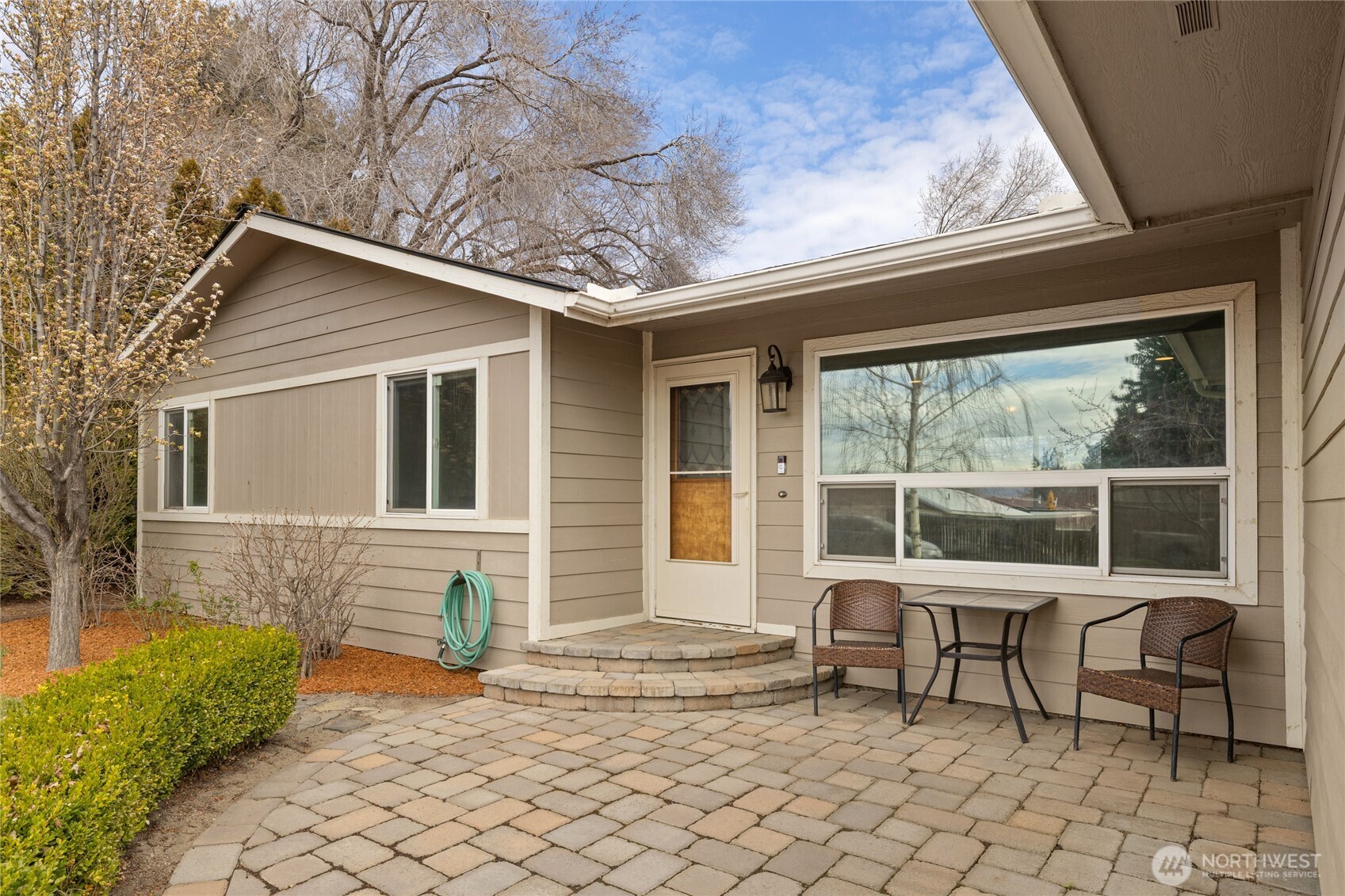 1410 N Cora Street