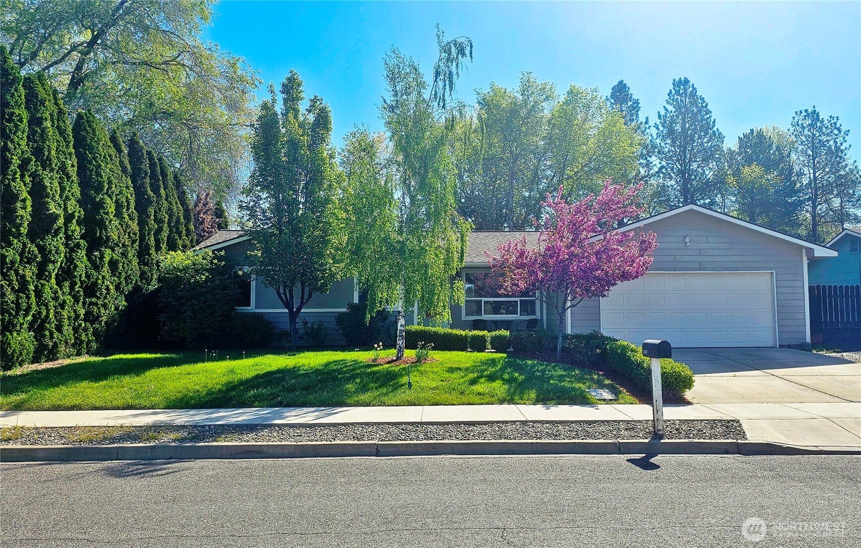 1410 N Cora Street